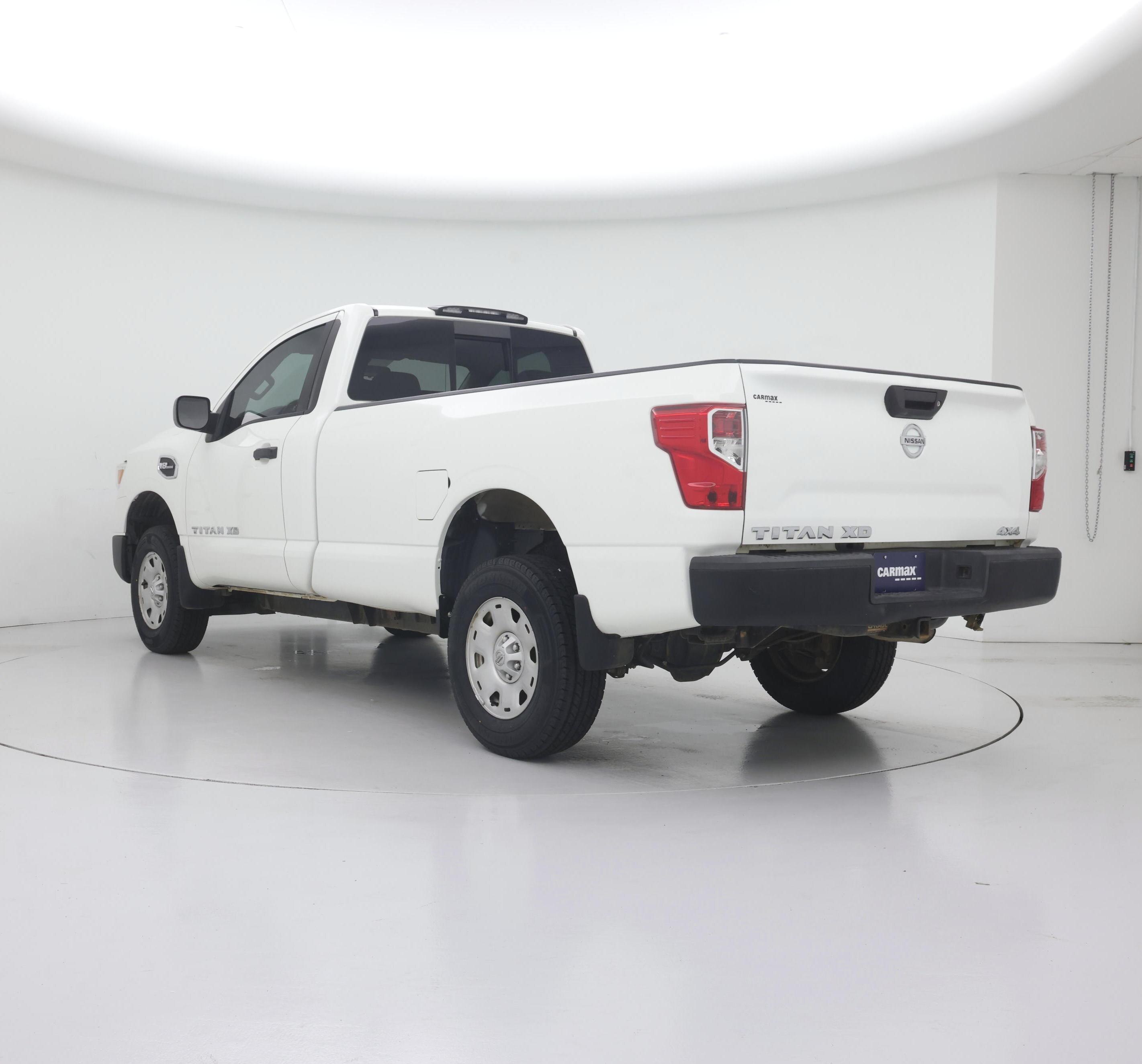 Thumbnail: 2017 Nissan Titan - 2