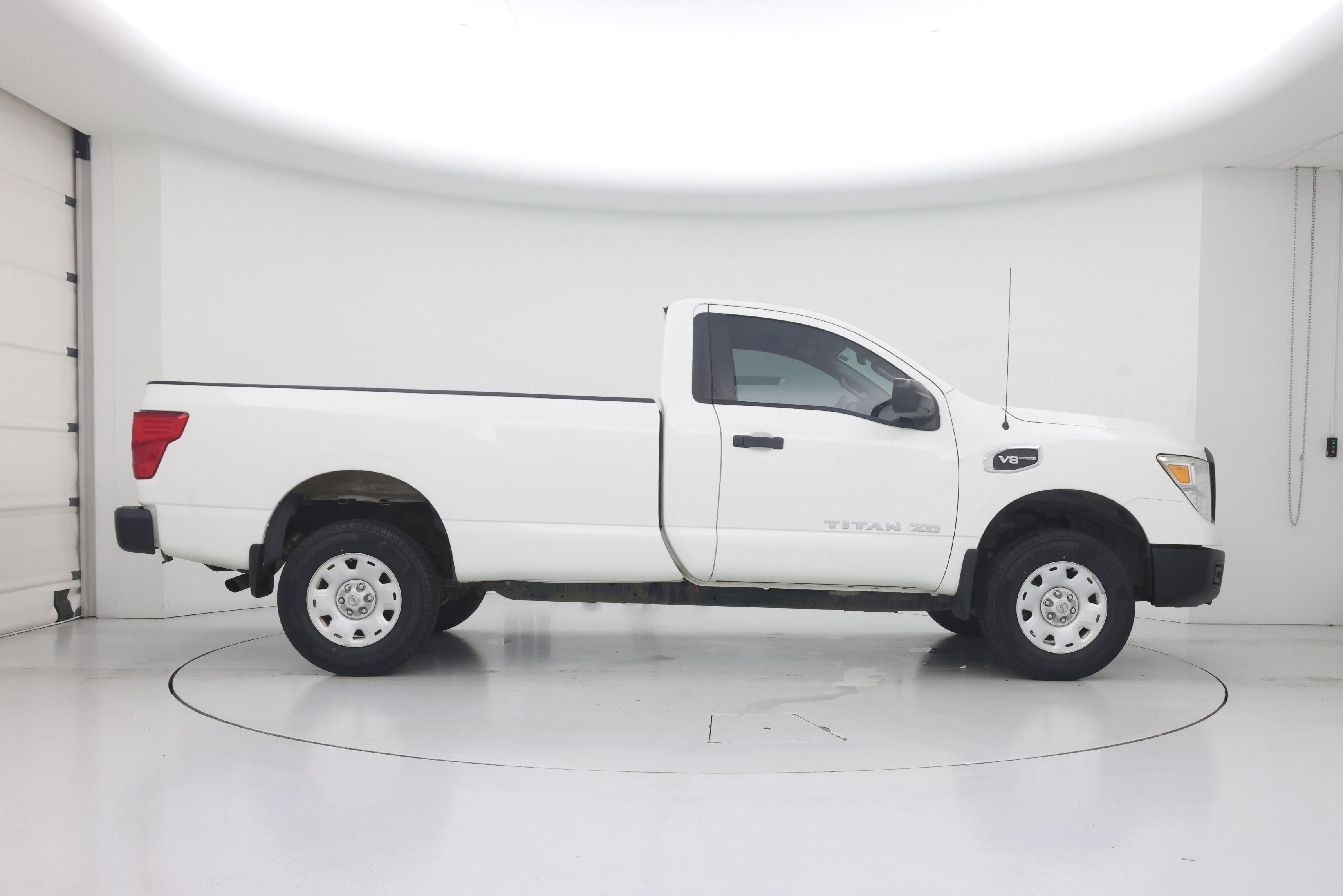 Thumbnail: 2017 Nissan Titan - 7