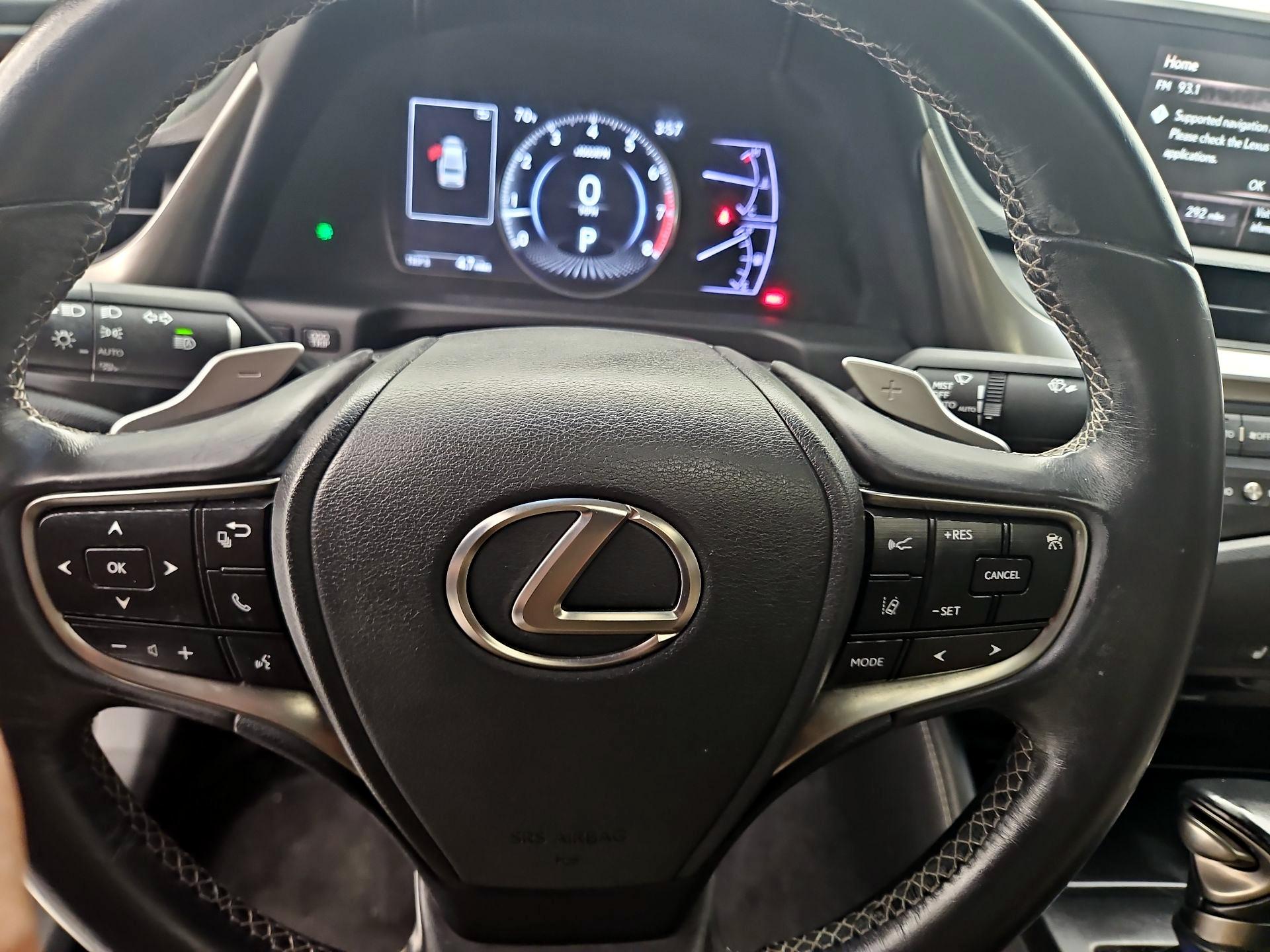 Thumbnail: 2019 Lexus ES - 10