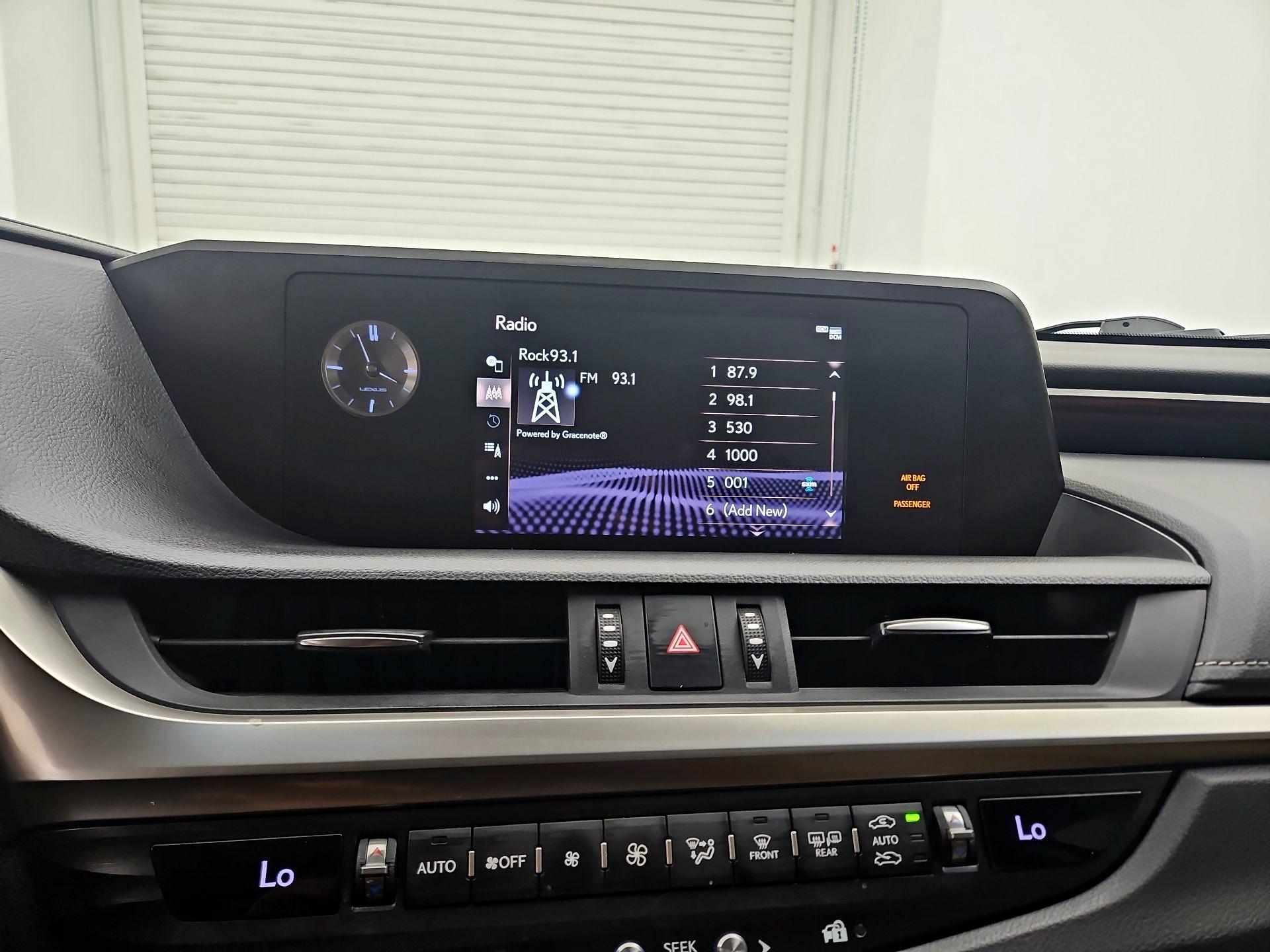 Thumbnail: 2019 Lexus ES - 16