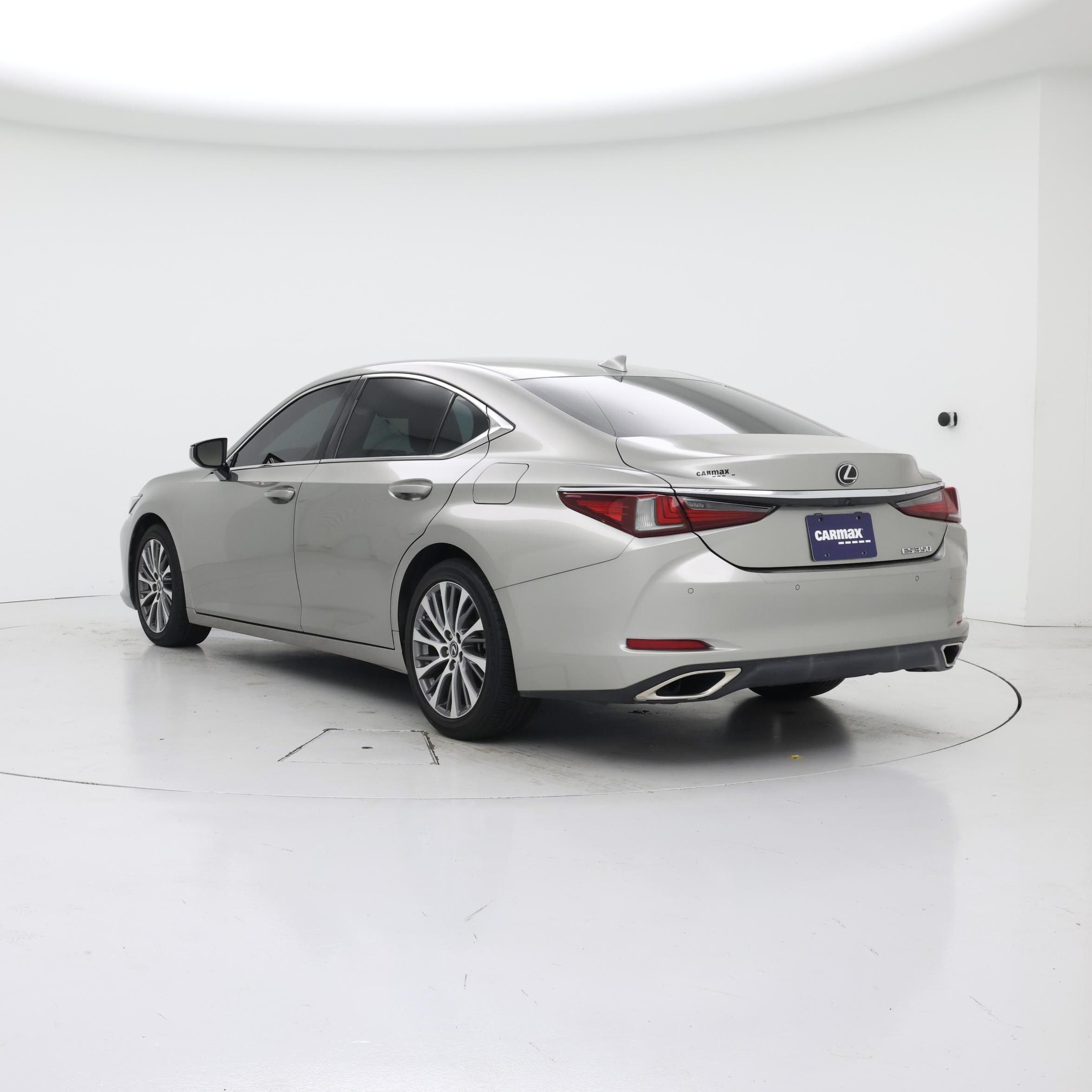 Thumbnail: 2019 Lexus ES - 2