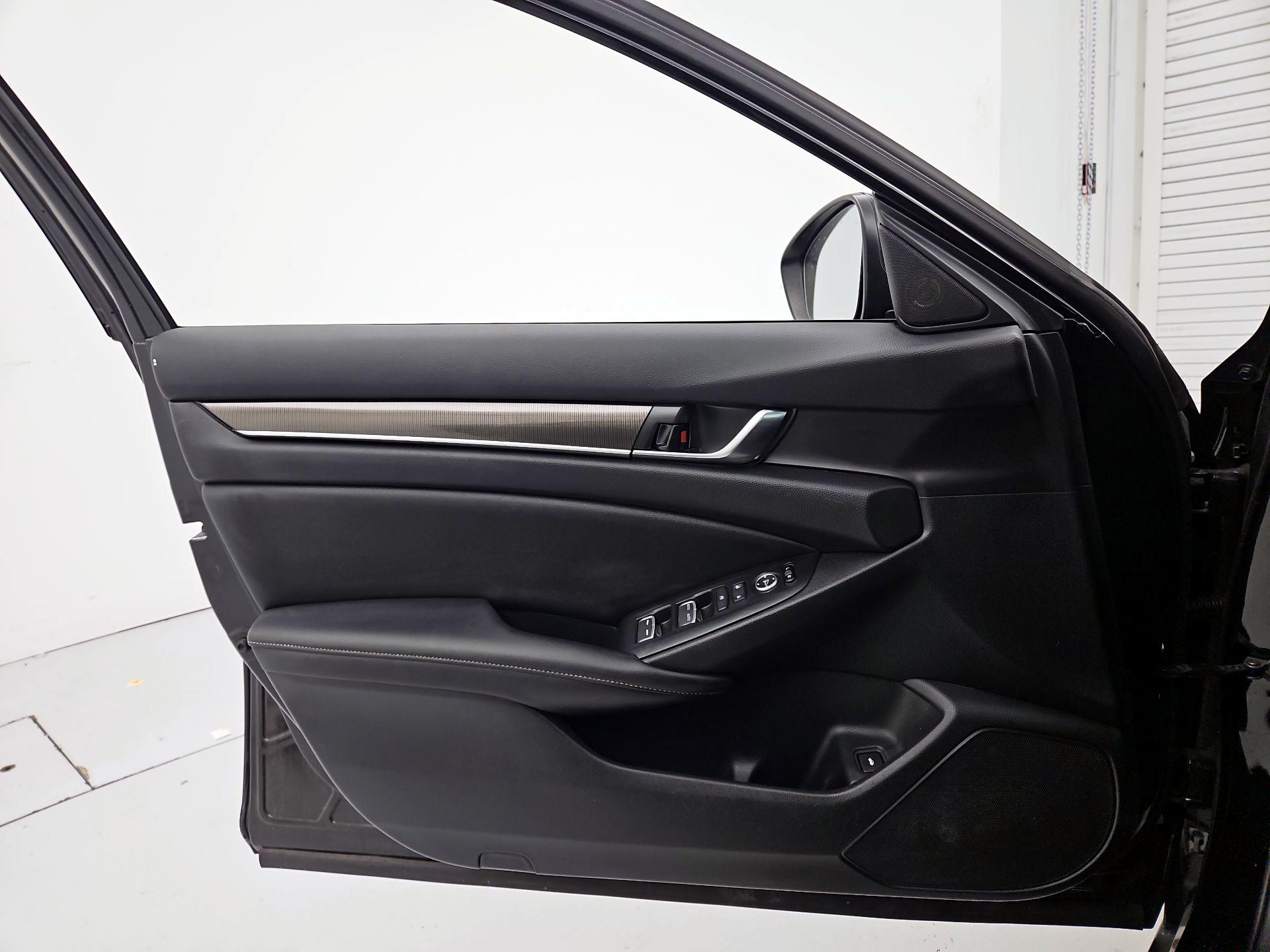 Thumbnail: 2019 Honda Accord - 12