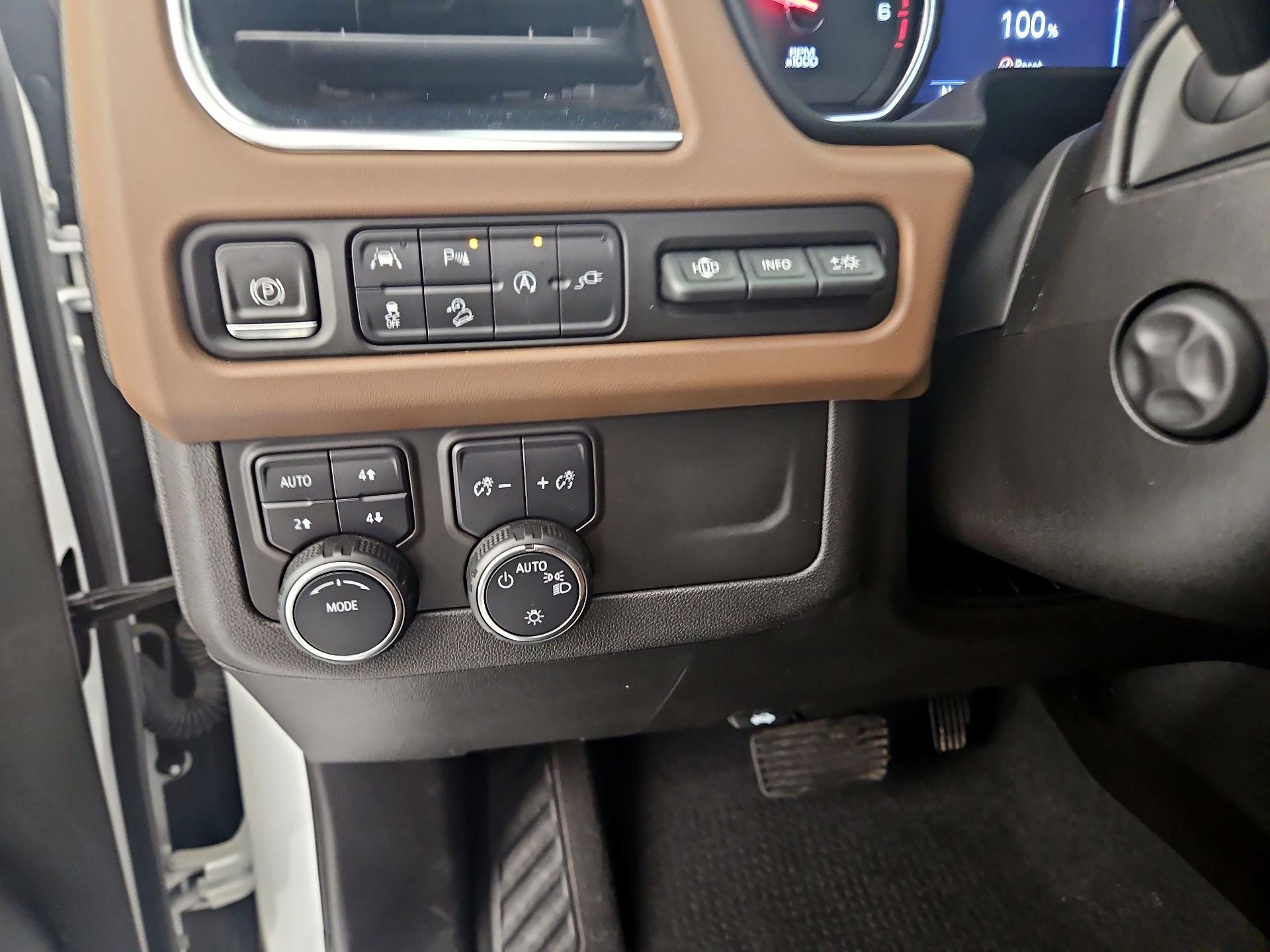 Thumbnail: 2021 Chevrolet Suburban - 13