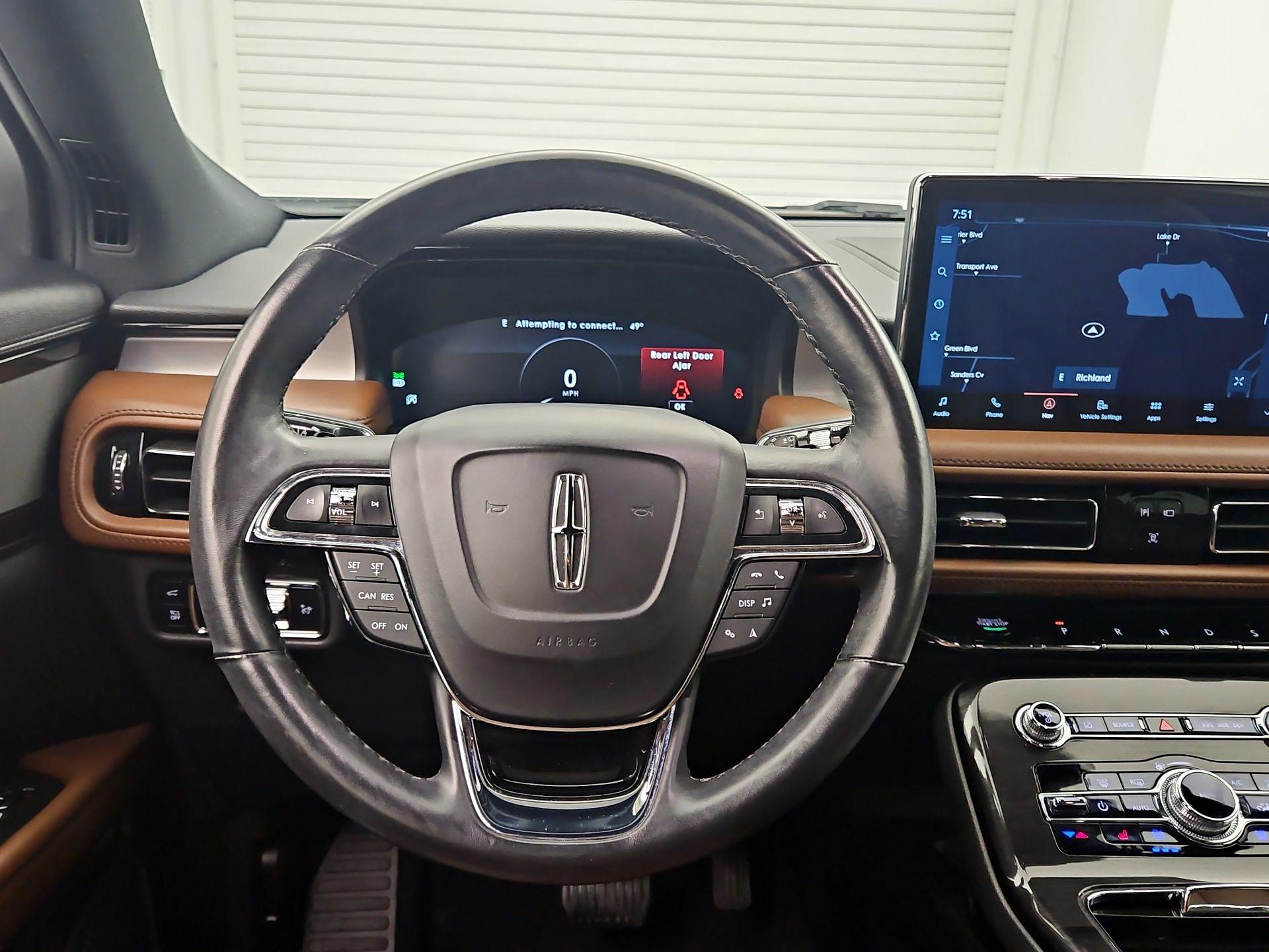 Thumbnail: 2023 Lincoln Nautilus - 10