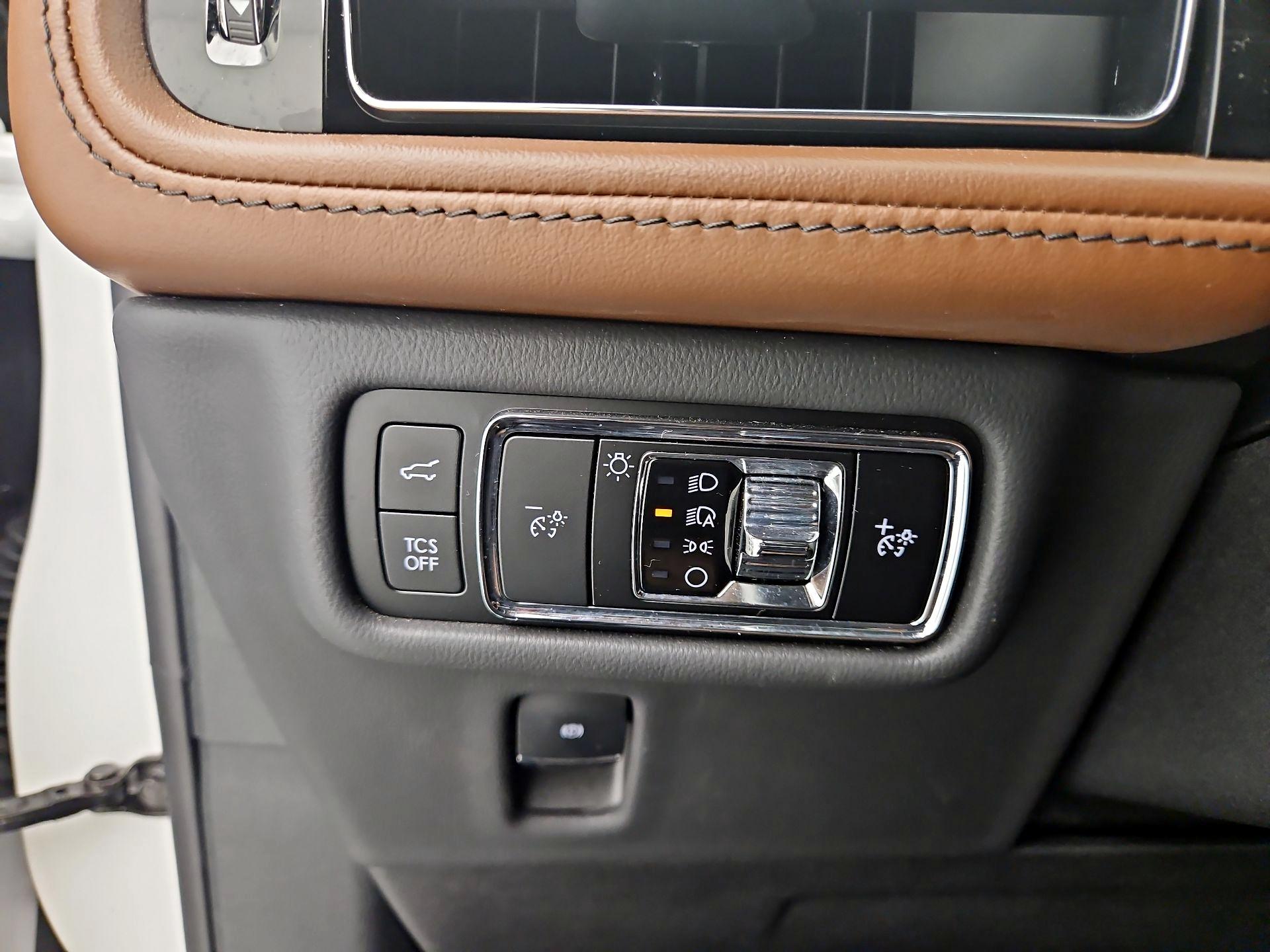 Thumbnail: 2023 Lincoln Nautilus - 13