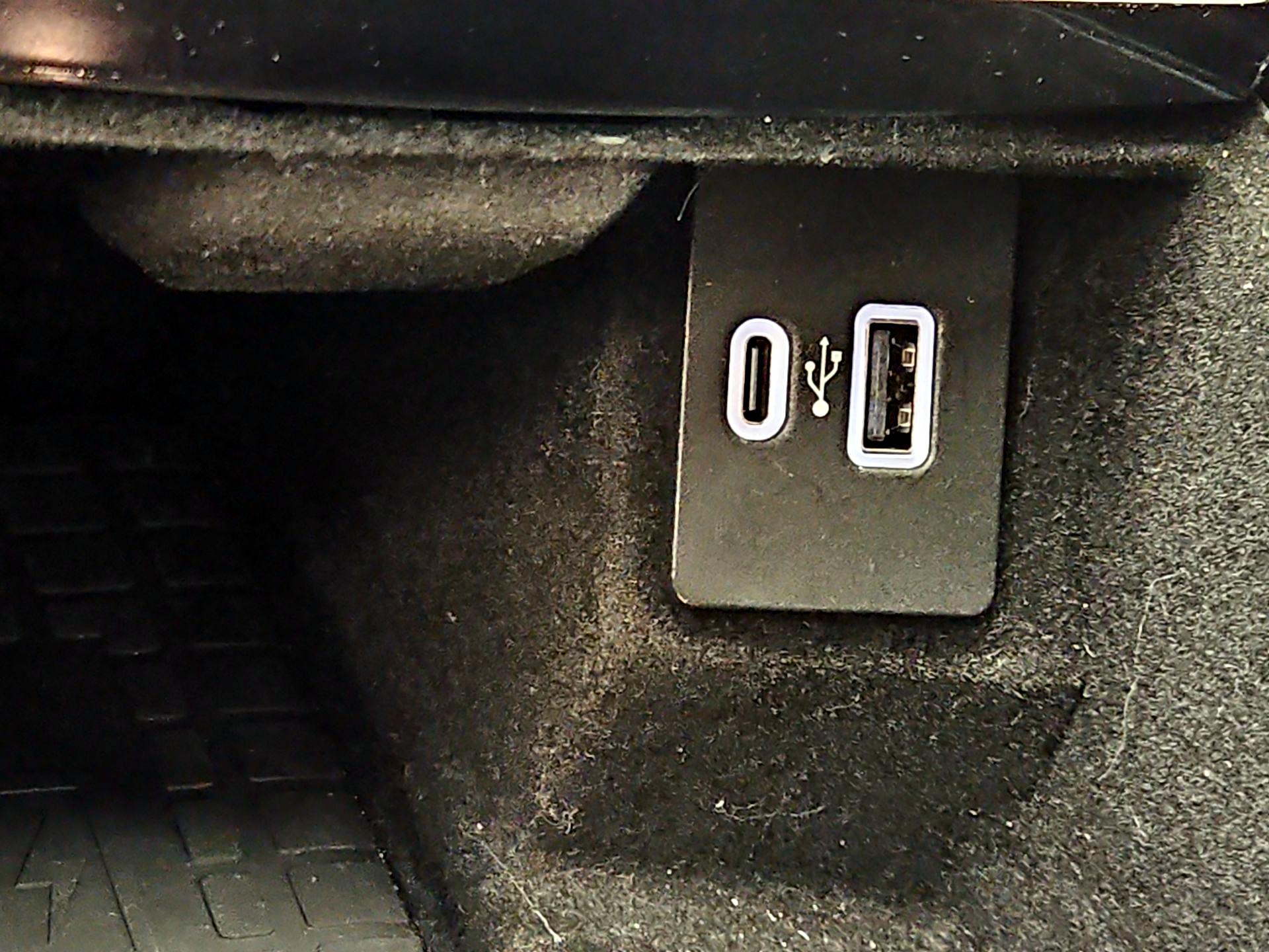 Thumbnail: 2023 Lincoln Nautilus - 19