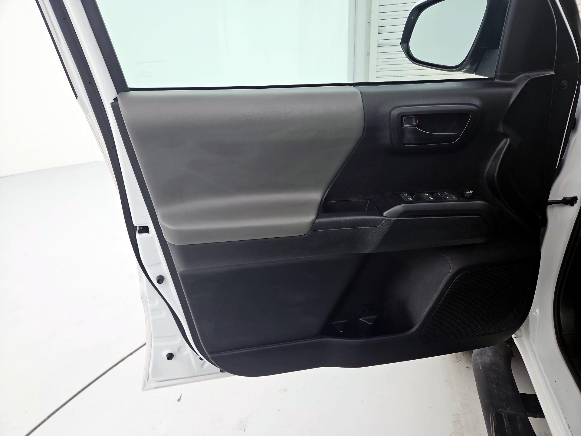 Thumbnail: 2021 Toyota Tacoma - 12