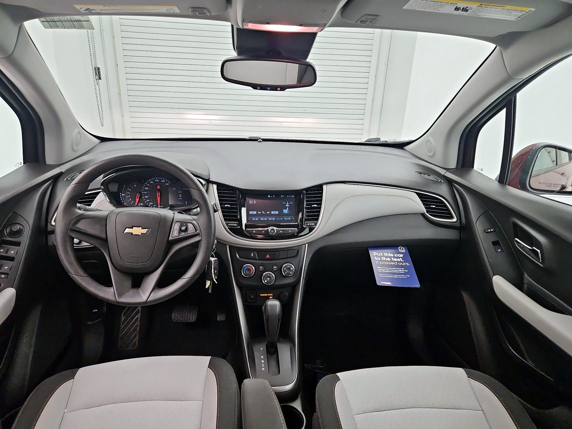 Thumbnail: 2017 Chevrolet Trax - 9