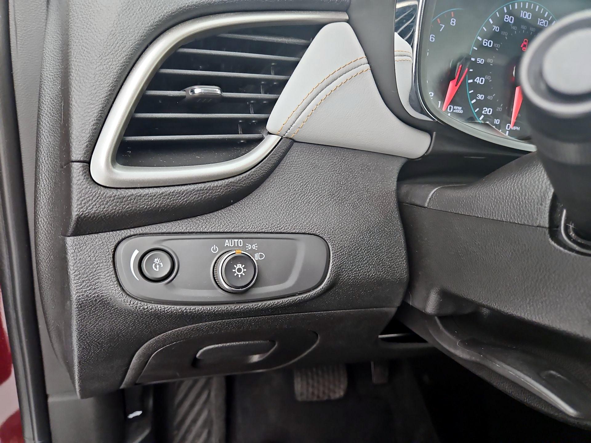 Thumbnail: 2017 Chevrolet Trax - 13