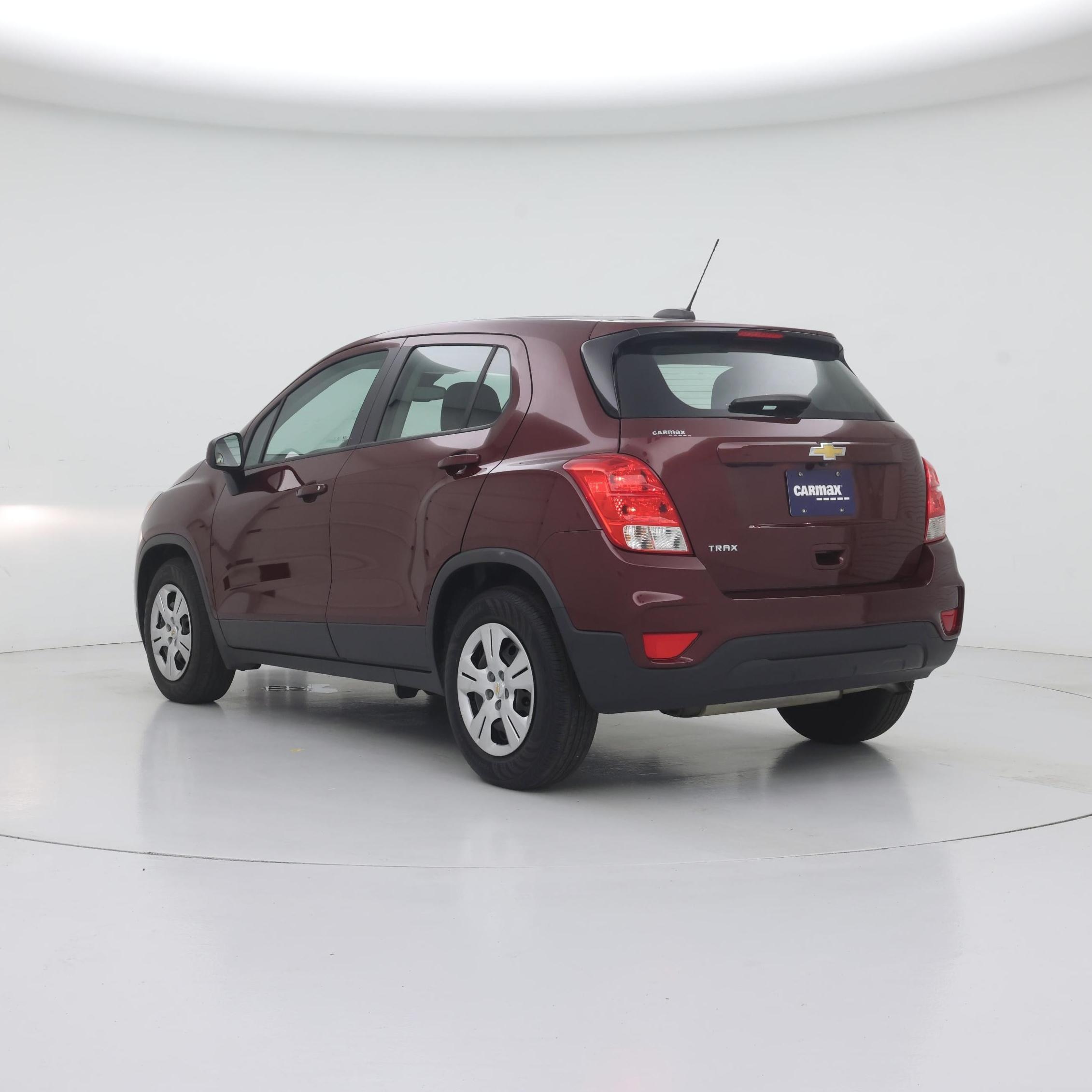 Thumbnail: 2017 Chevrolet Trax - 2