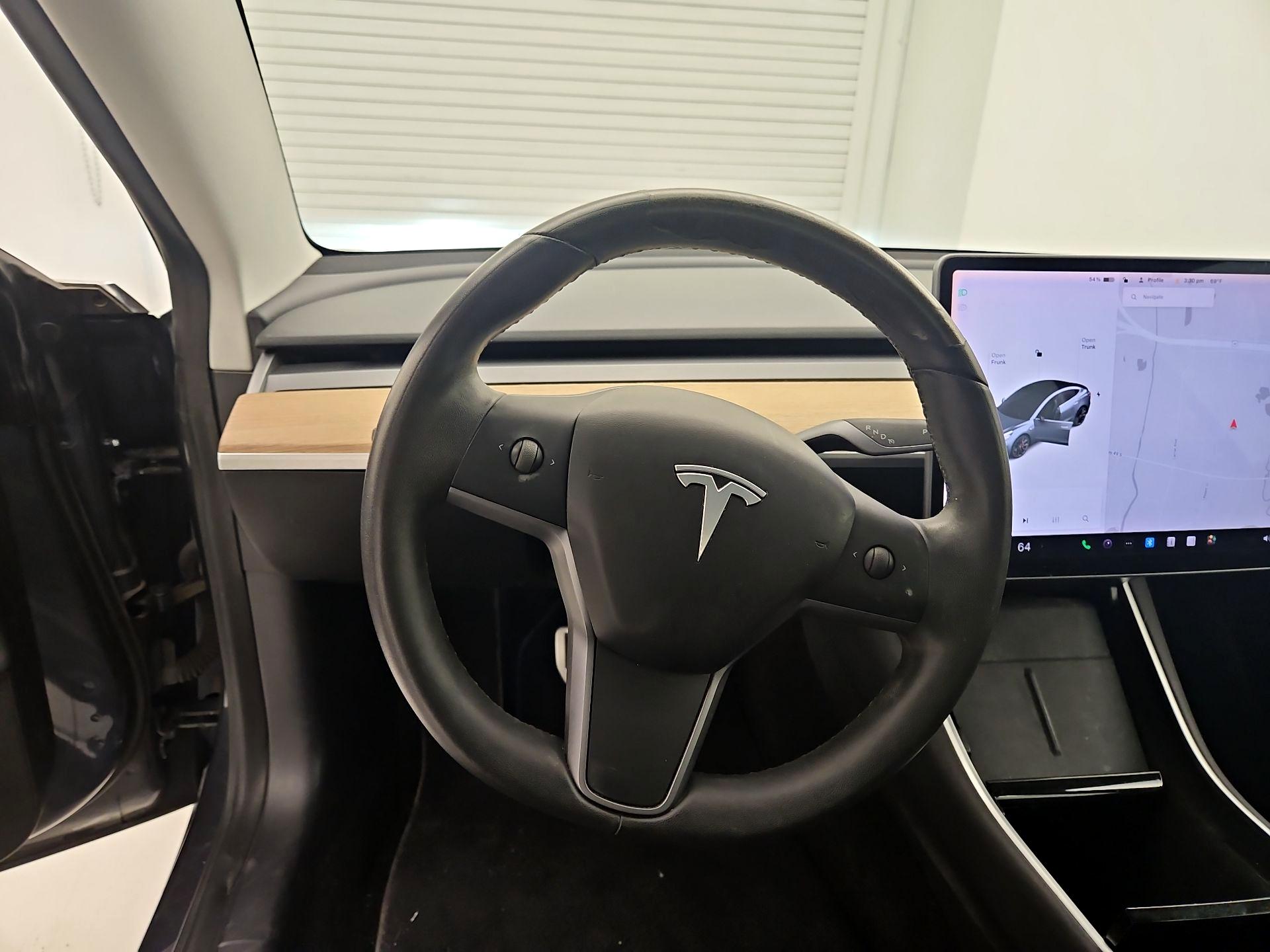 Thumbnail: 2020 Tesla Model 3 - 10