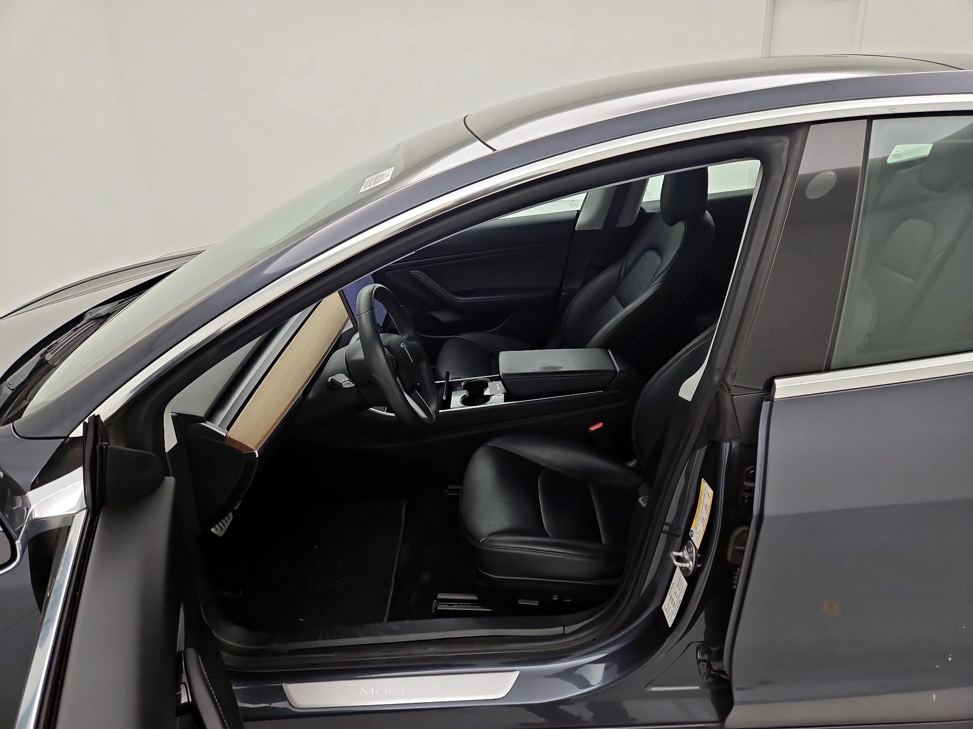 Thumbnail: 2020 Tesla Model 3 - 11