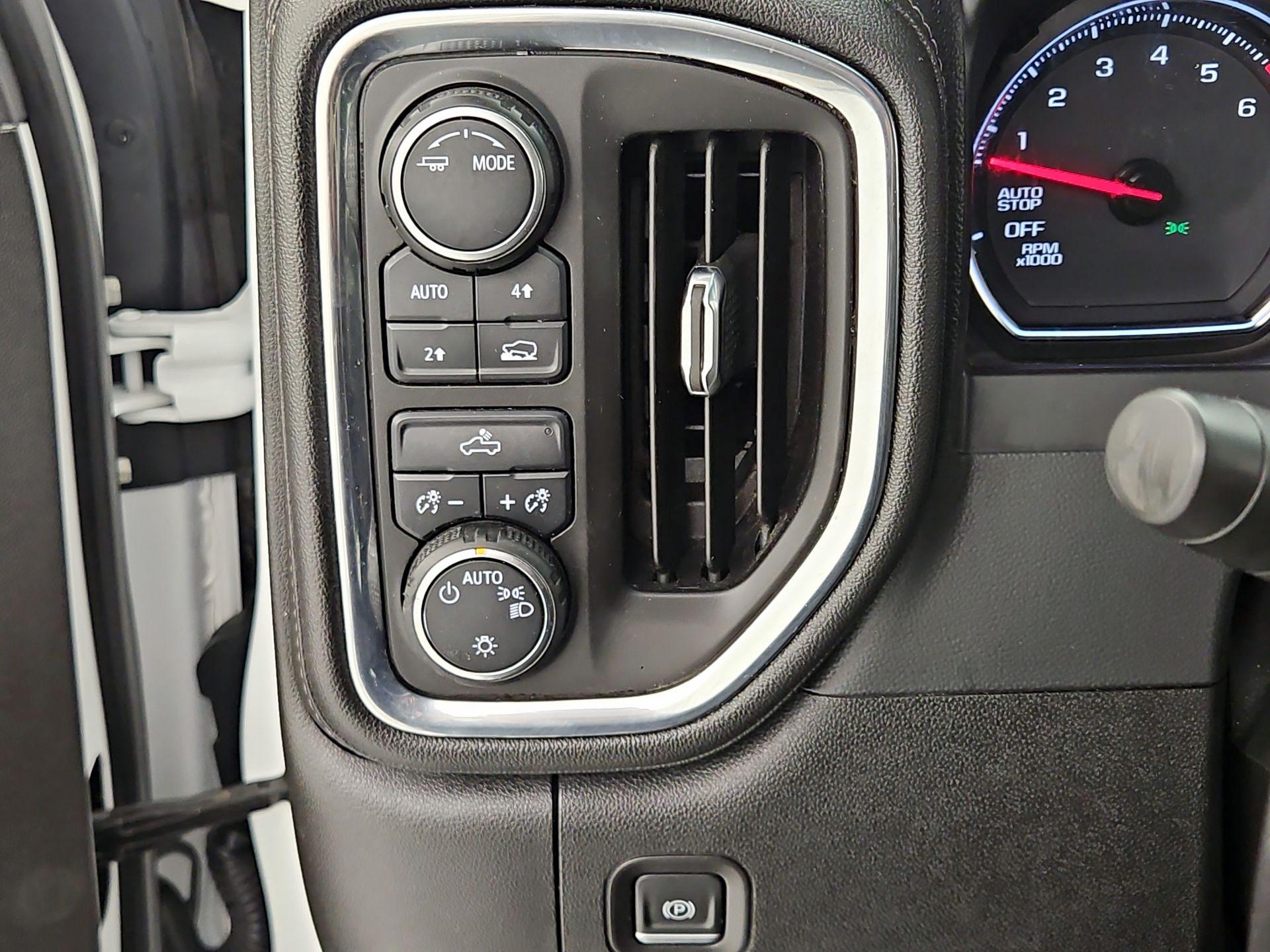 Thumbnail: 2021 Chevrolet Silverado 1500 - 13