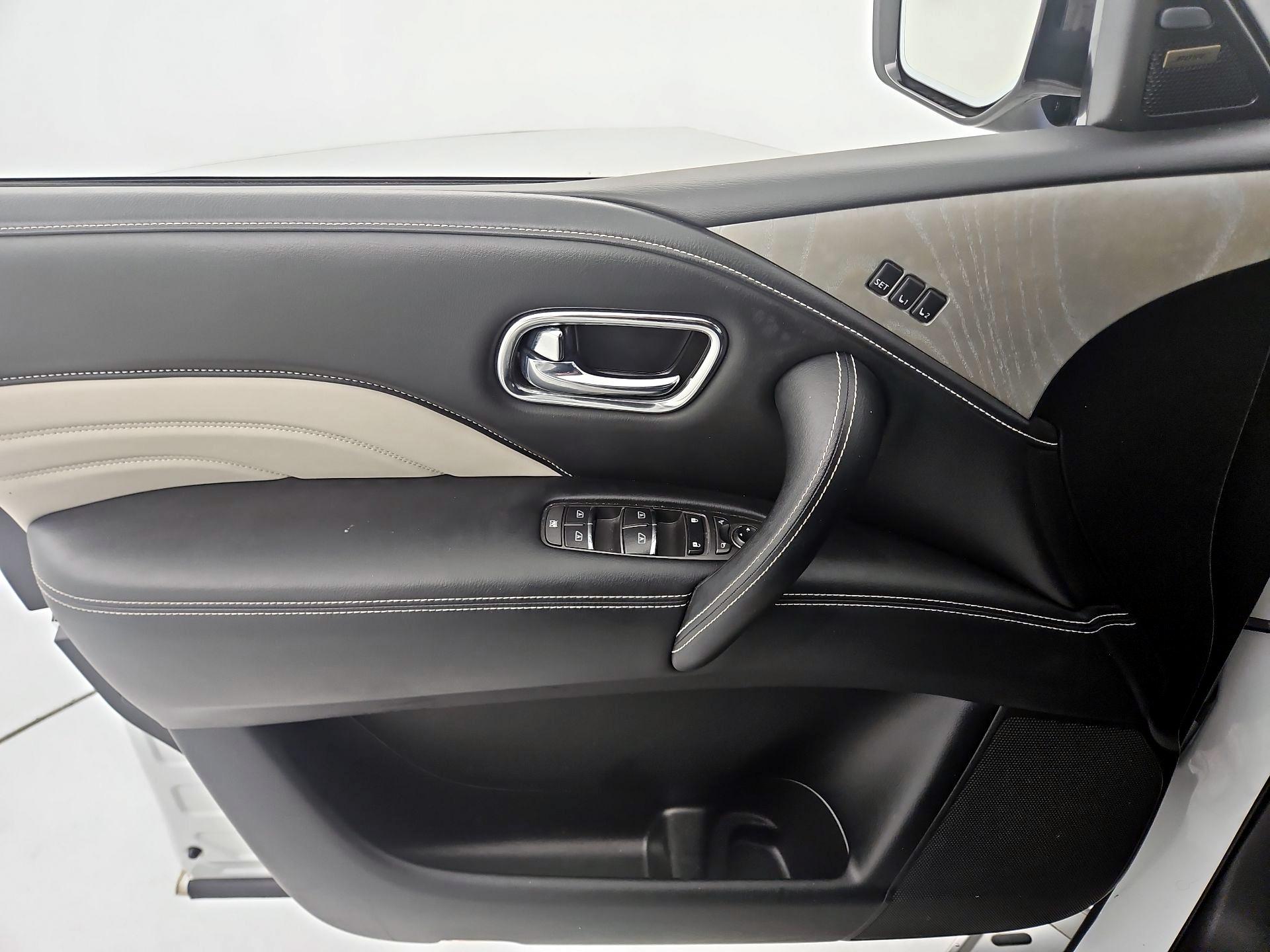 Thumbnail: 2019 INFINITI QX80 - 12