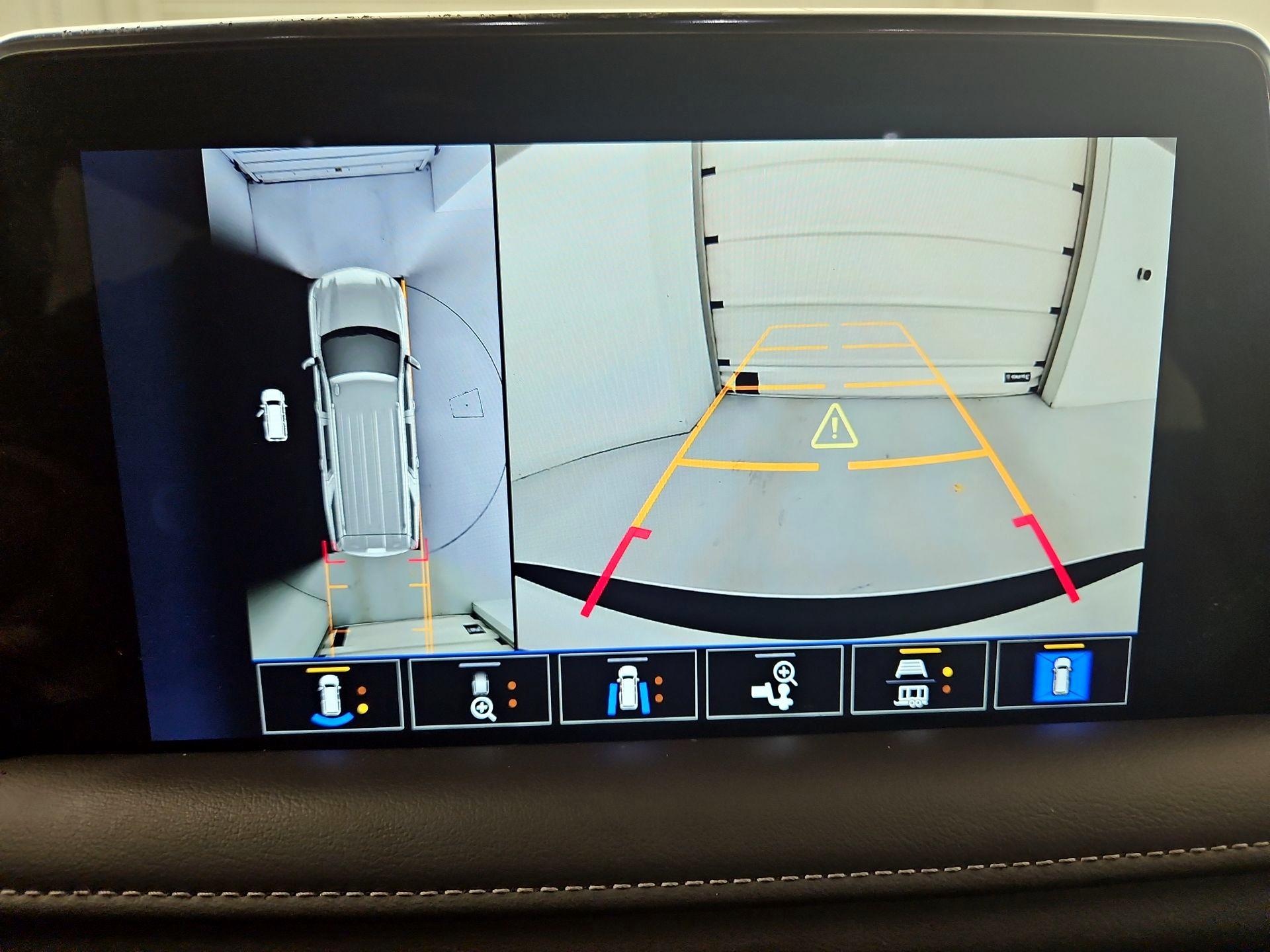 Thumbnail: 2022 Chevrolet Tahoe - 15