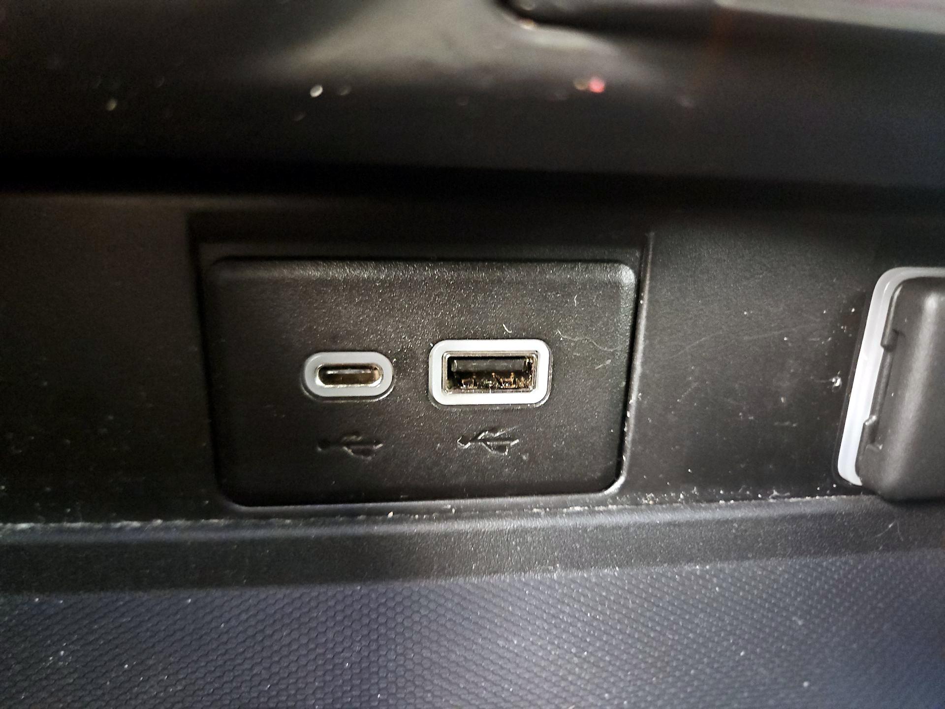 Thumbnail: 2022 Chevrolet Tahoe - 19