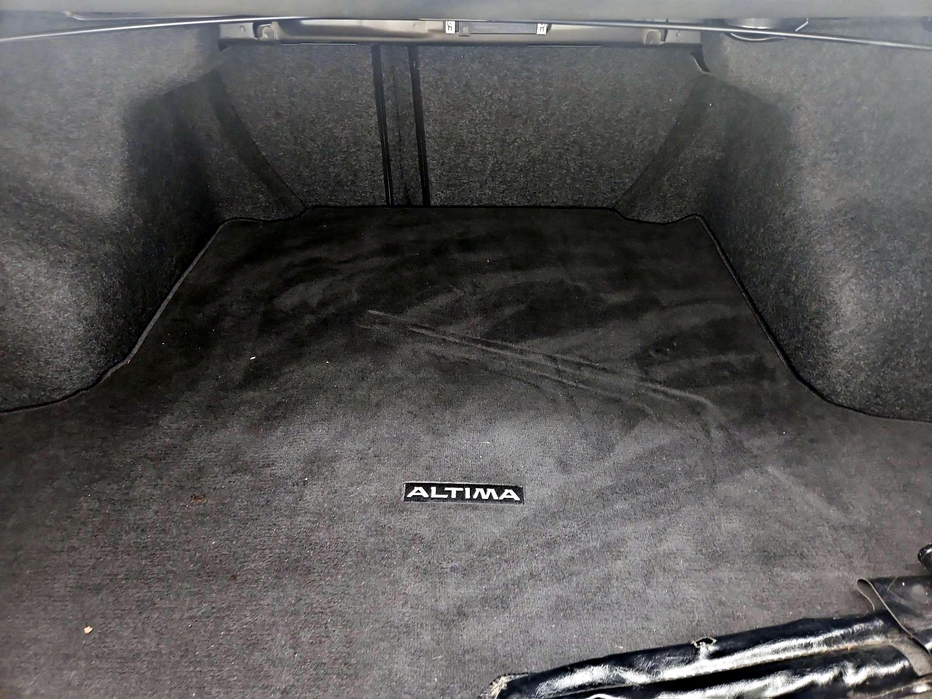 Thumbnail: 2020 Nissan Altima - 20