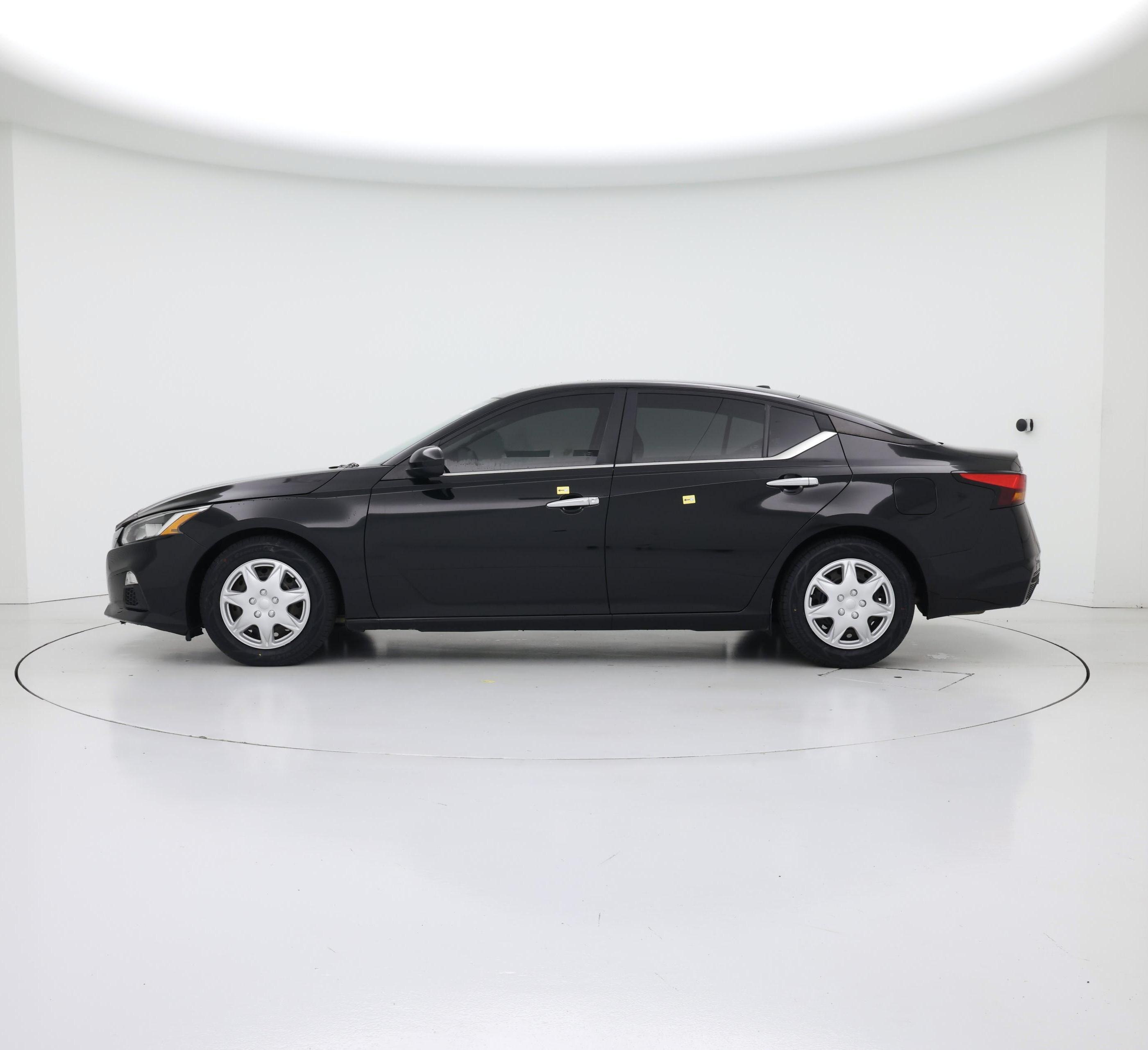 Thumbnail: 2020 Nissan Altima - 3