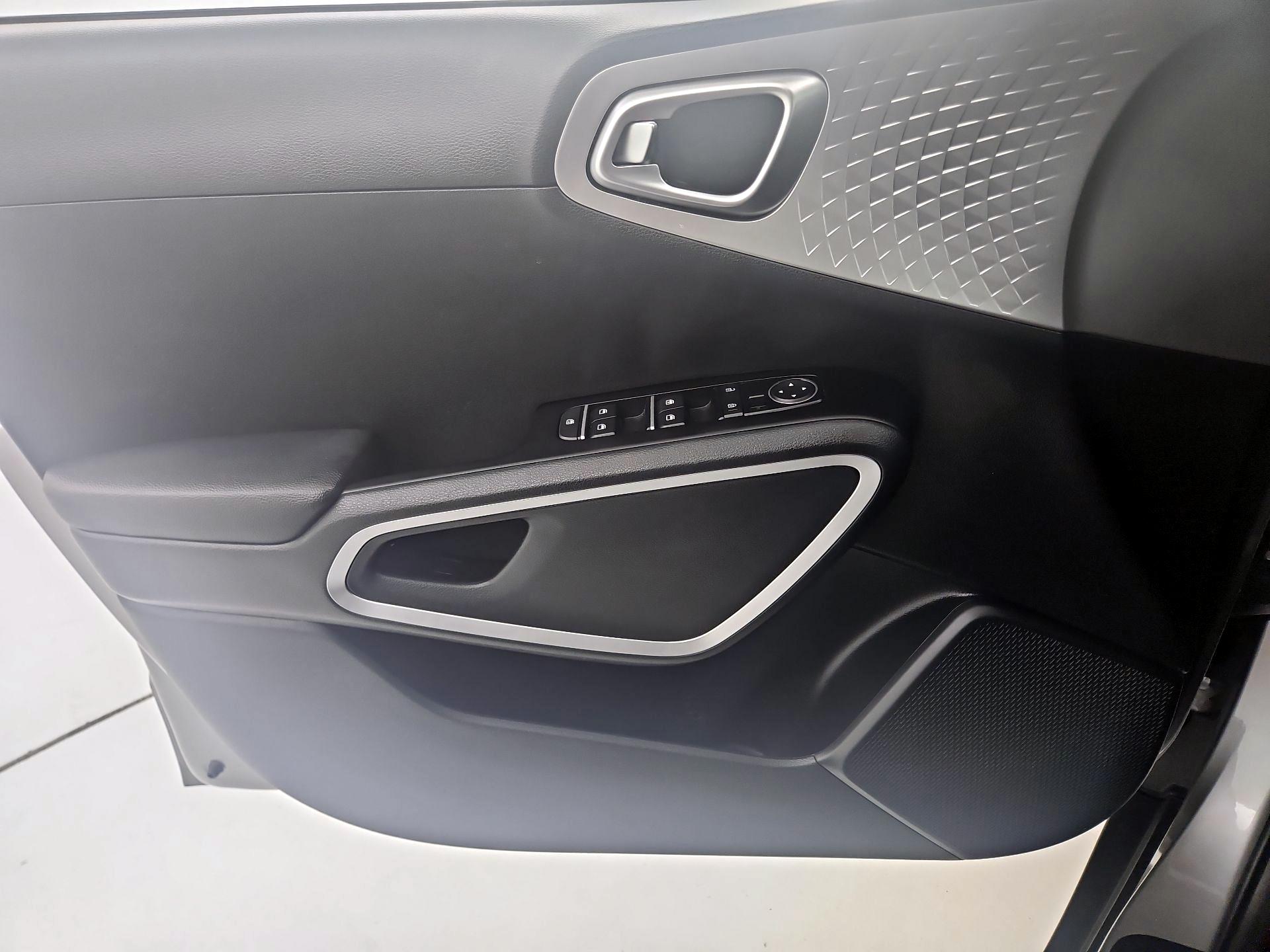 Thumbnail: 2023 Kia Soul - 12