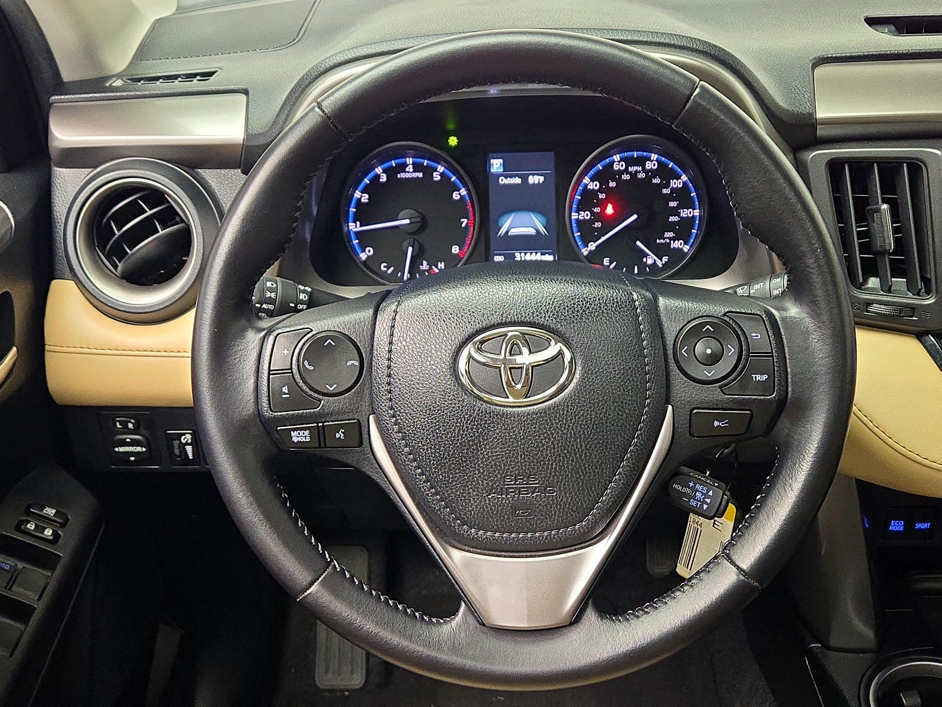 Thumbnail: 2017 Toyota RAV4 - 10