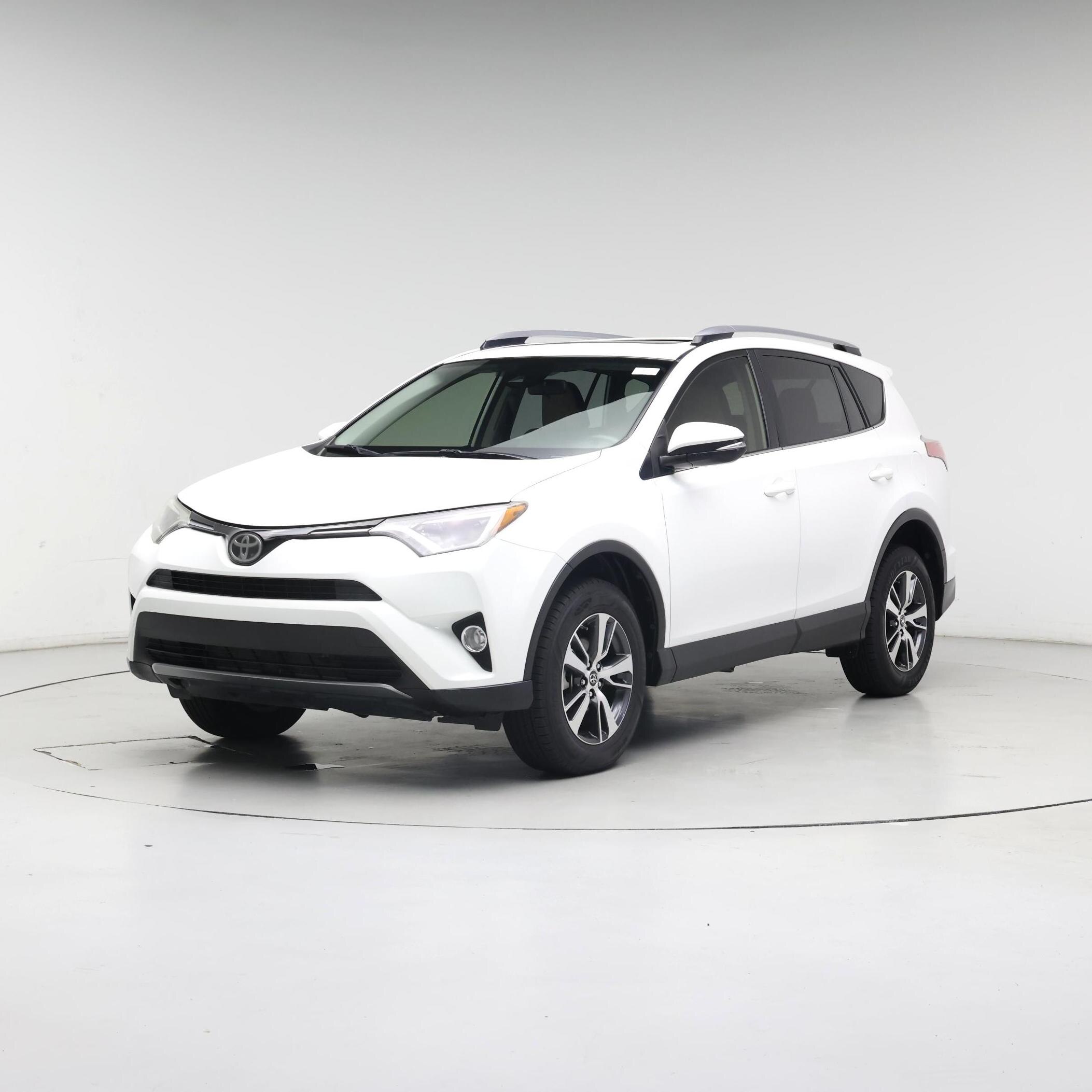 Thumbnail: 2017 Toyota RAV4 - 4