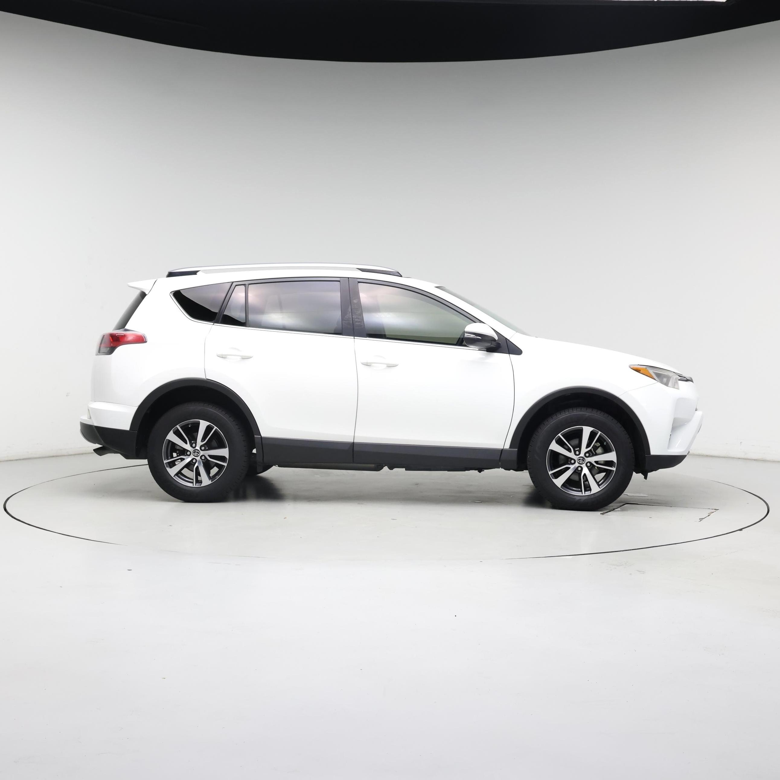 Thumbnail: 2017 Toyota RAV4 - 7
