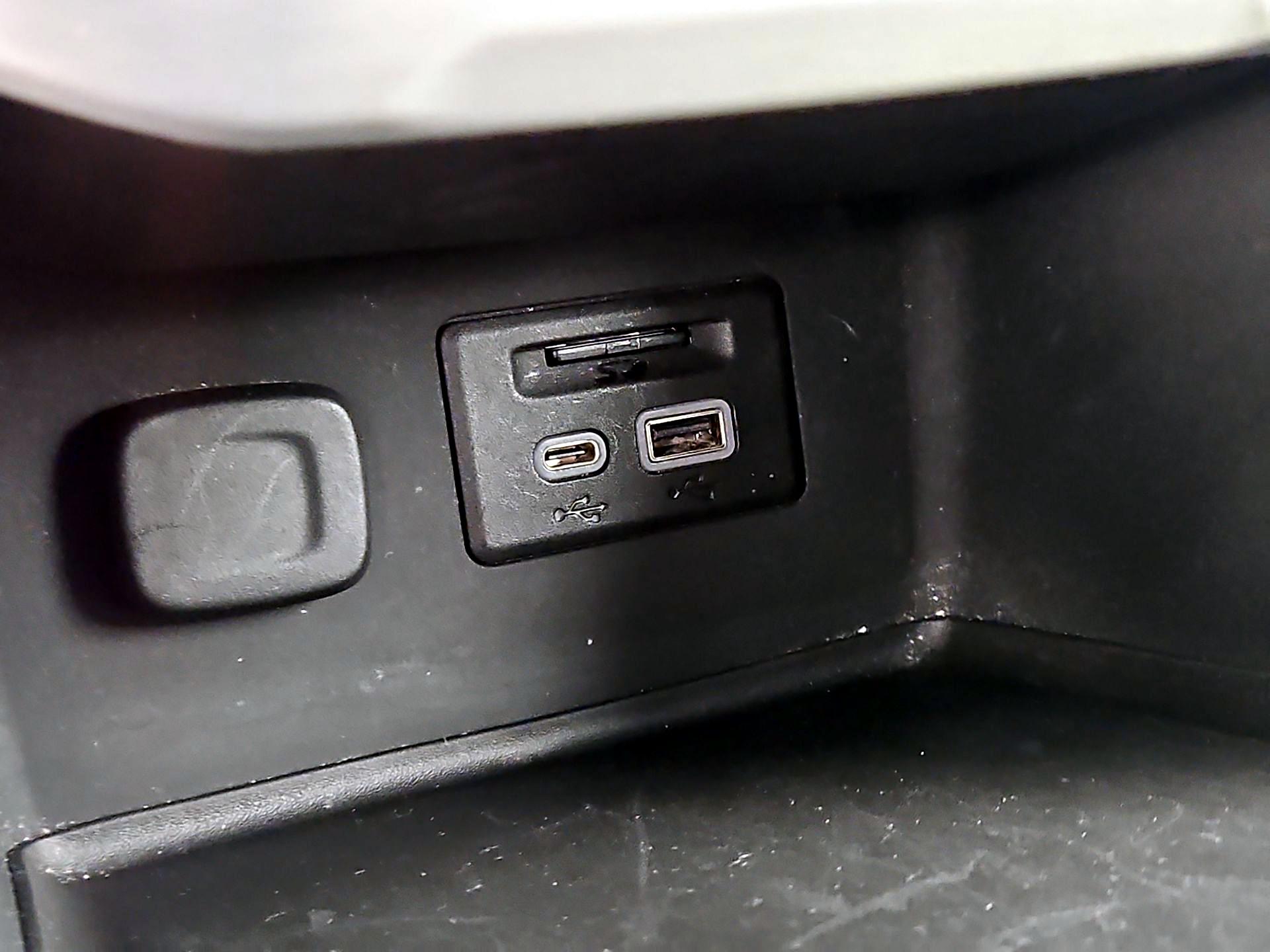 Thumbnail: 2023 GMC Acadia - 18