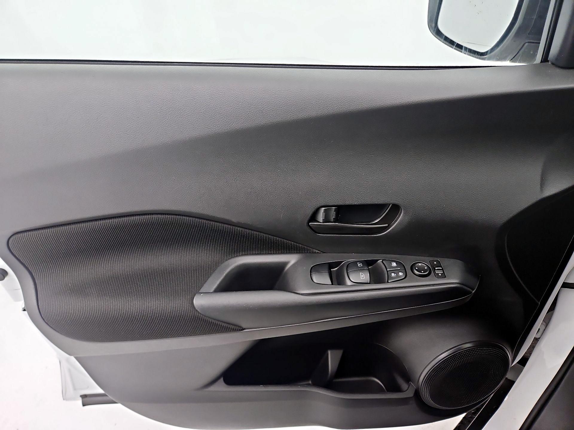 Thumbnail: 2023 Nissan Kicks - 12