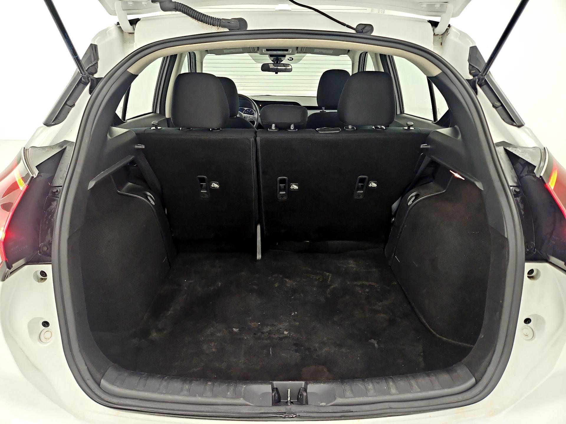 Thumbnail: 2023 Nissan Kicks - 20