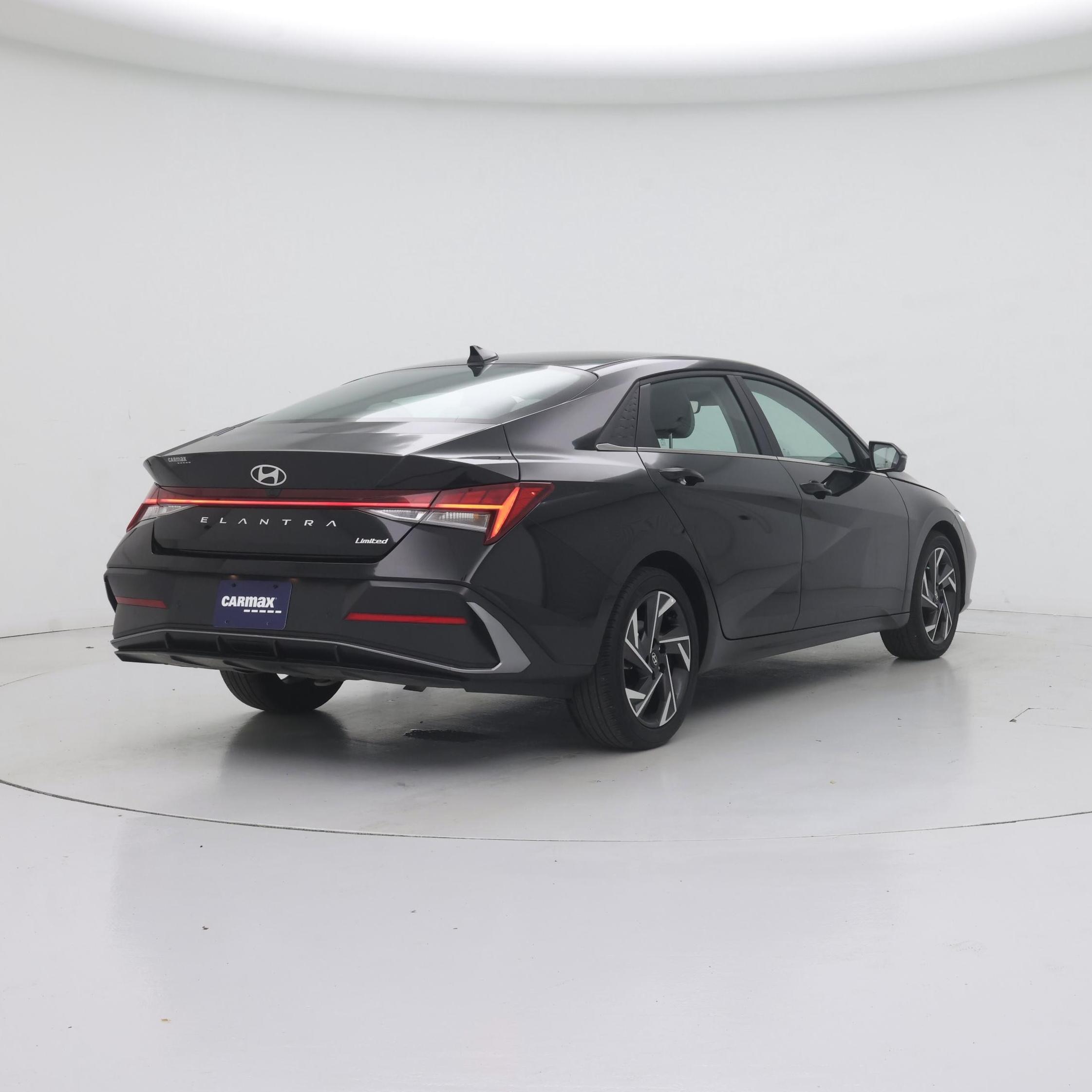 Thumbnail: 2024 Hyundai Elantra - 8