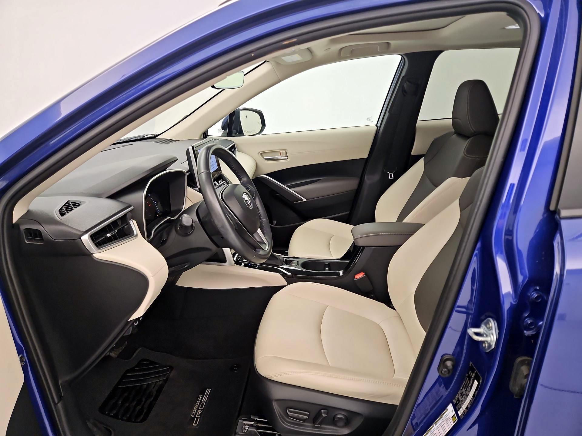 Thumbnail: 2023 Toyota Corolla Cross - 11