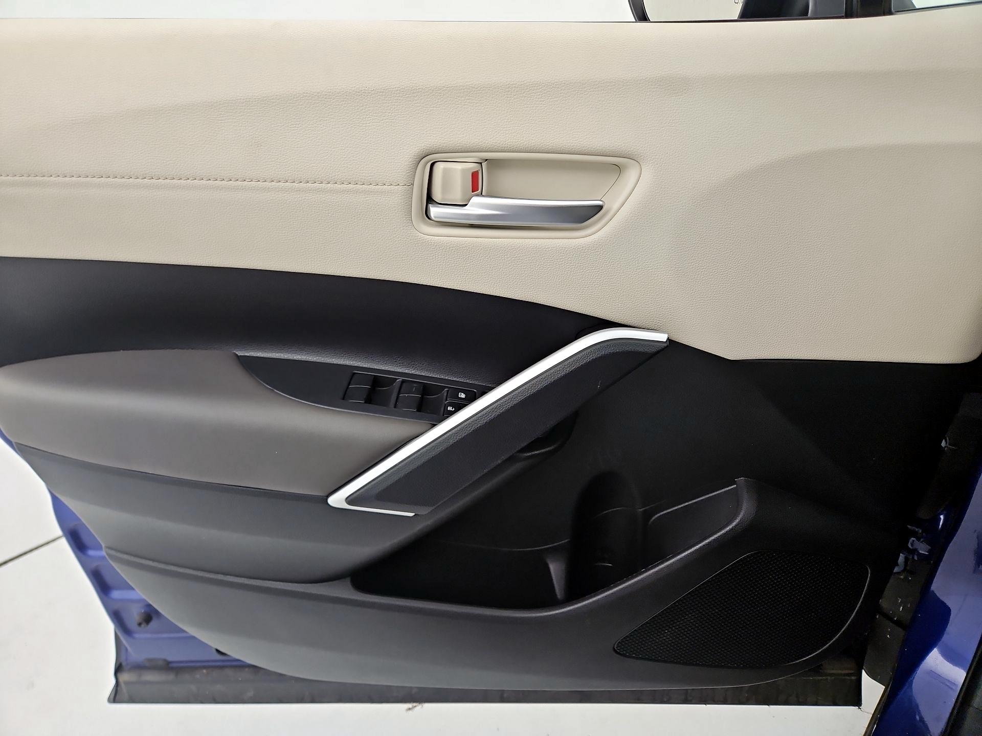 Thumbnail: 2023 Toyota Corolla Cross - 12