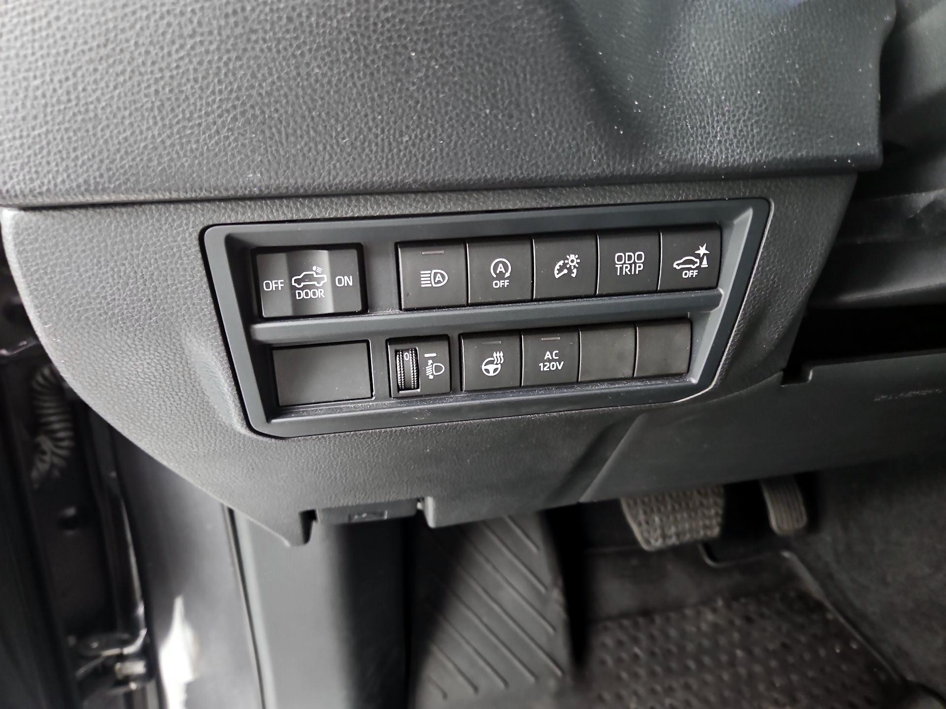 Thumbnail: 2022 Toyota Tundra - 13