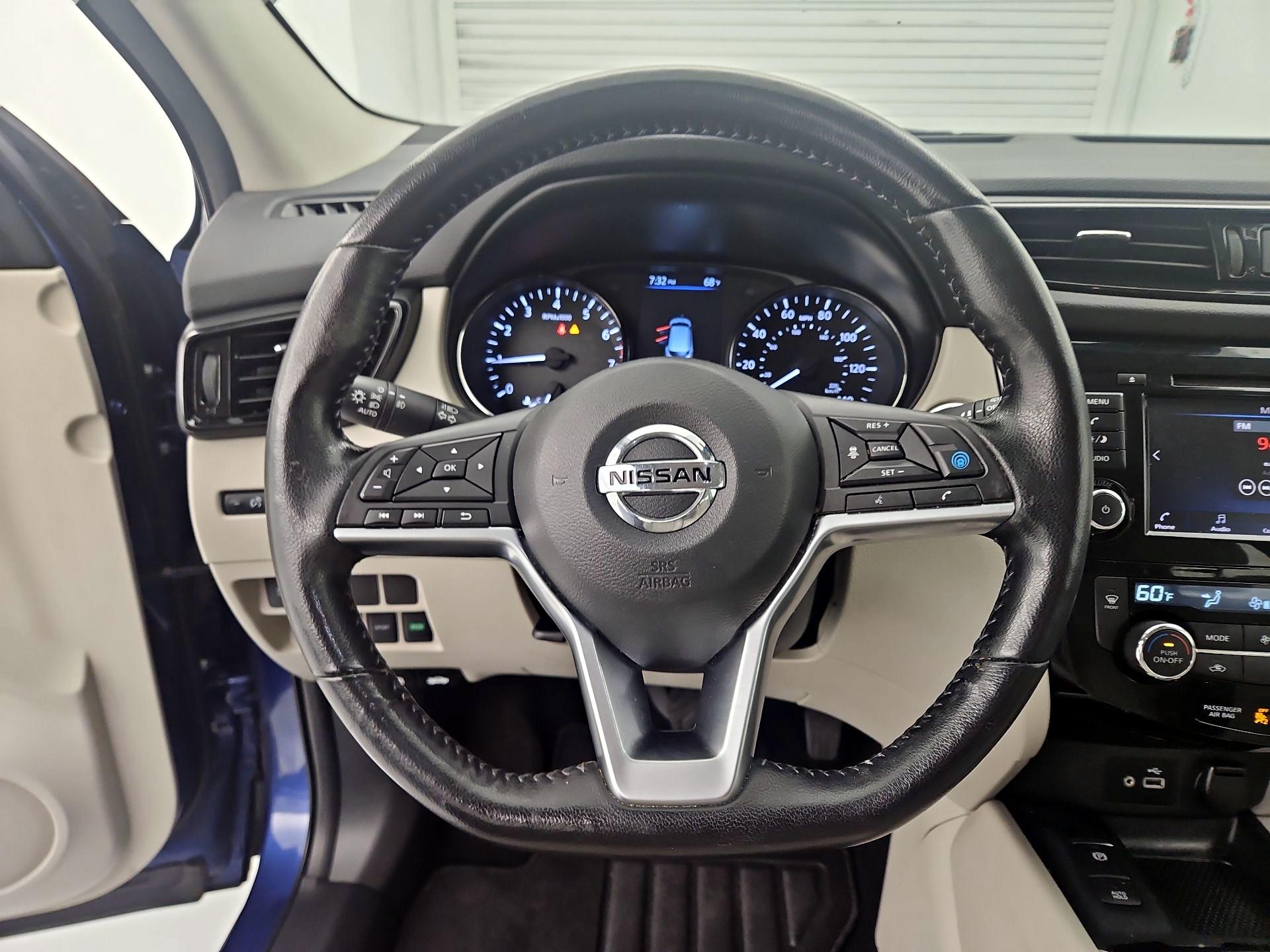 Thumbnail: 2022 Nissan Rogue Sport - 10