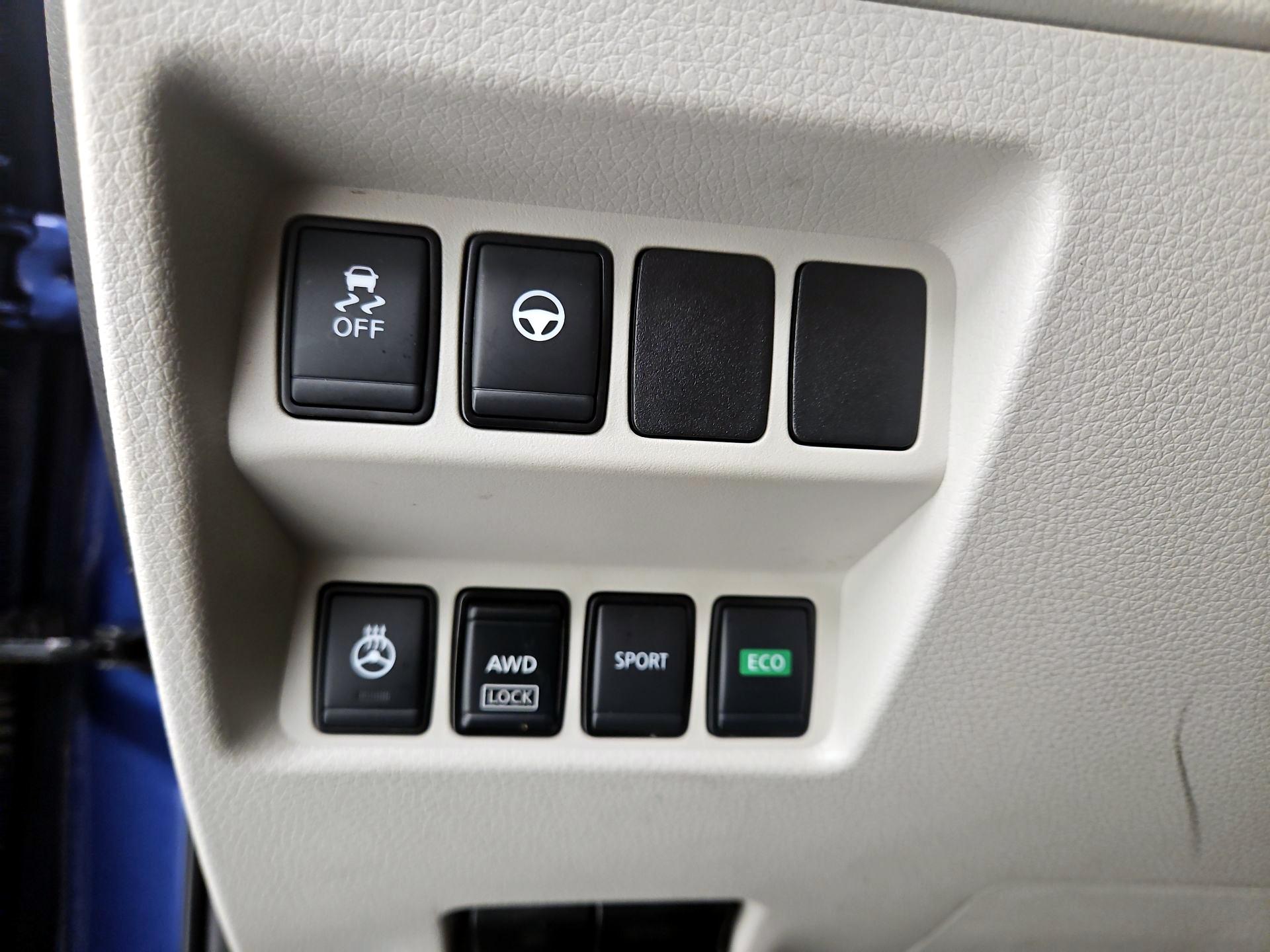 Thumbnail: 2022 Nissan Rogue Sport - 13