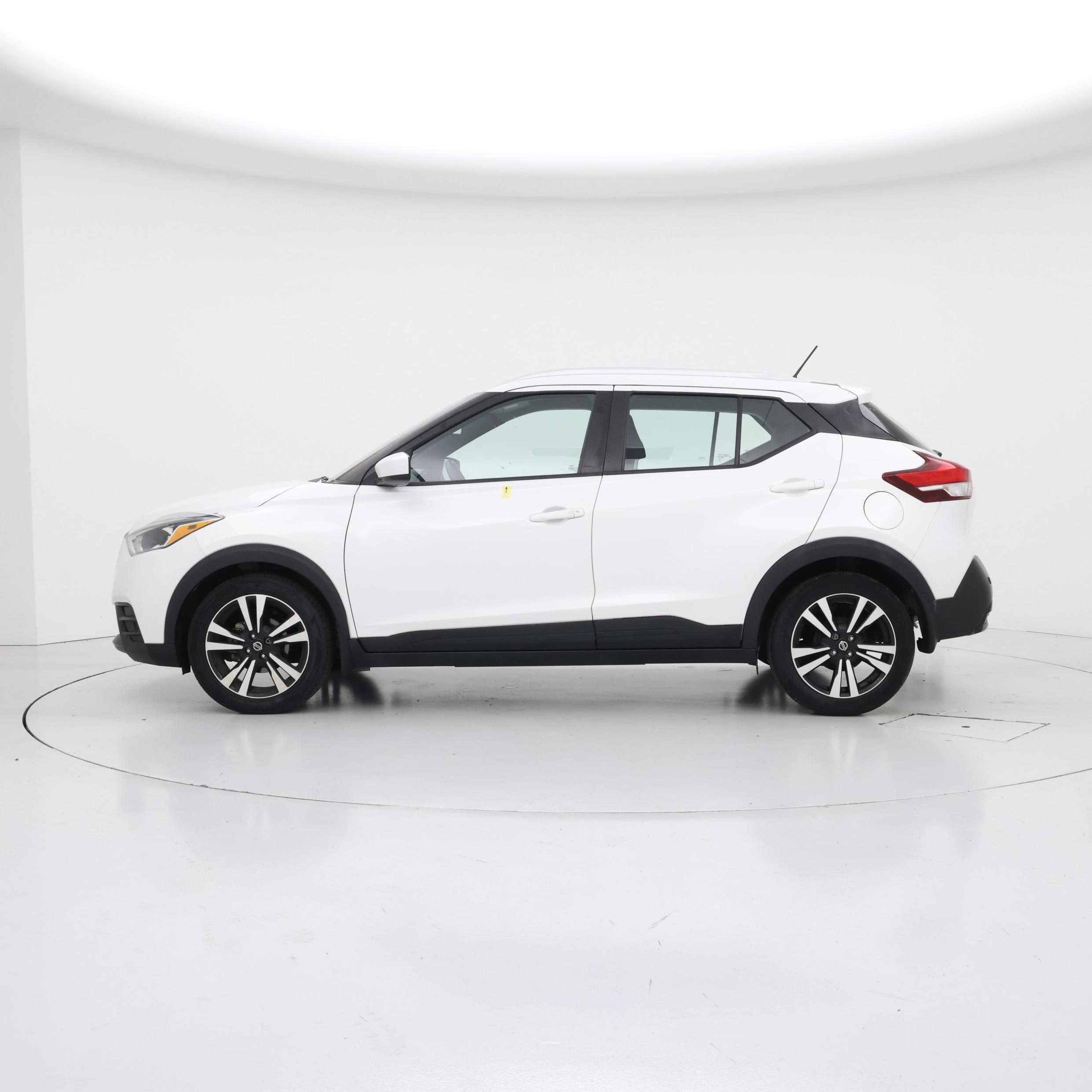 Thumbnail: 2020 Nissan Kicks - 3