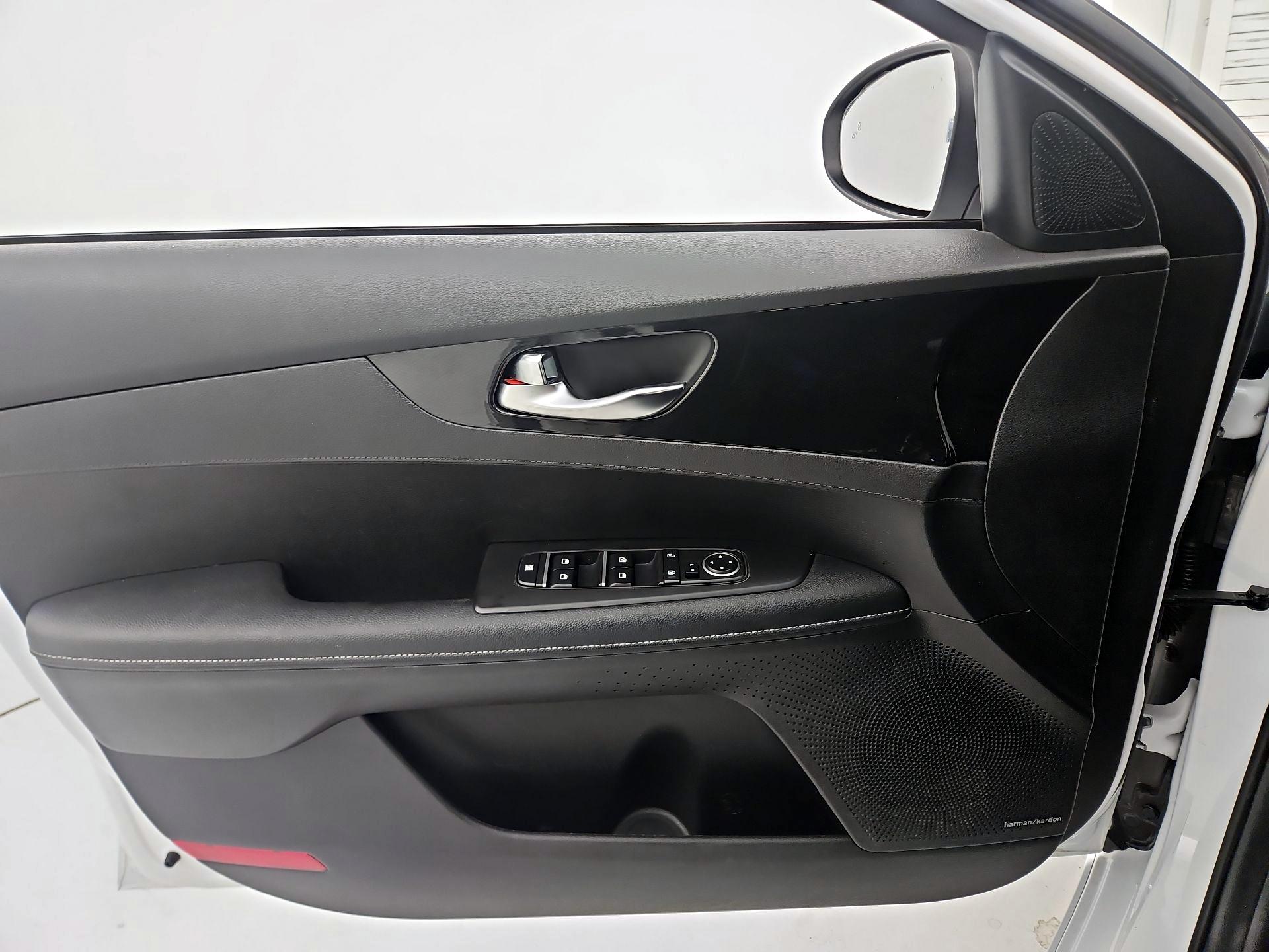 Thumbnail: 2023 Kia Forte - 12