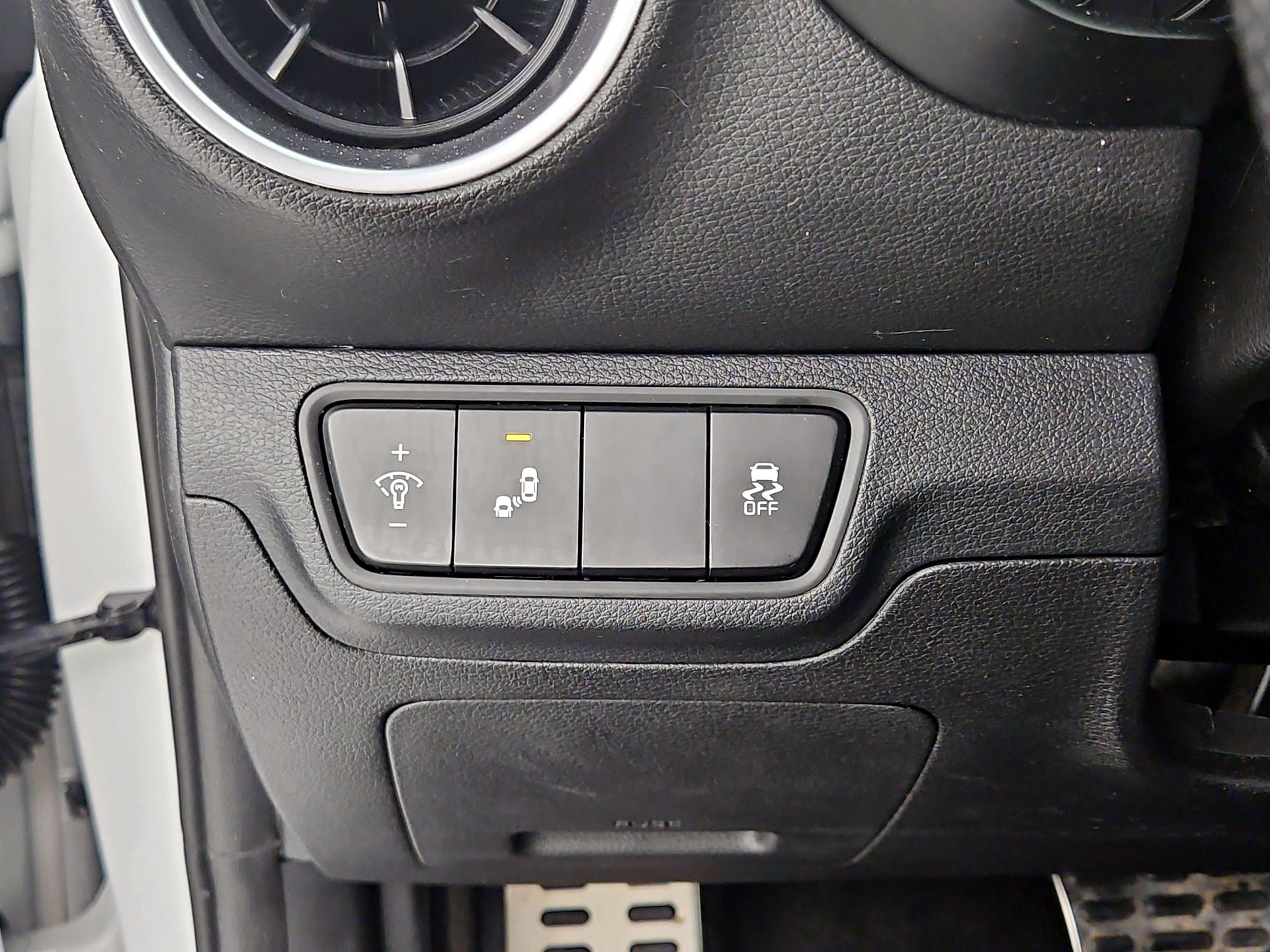 Thumbnail: 2023 Kia Forte - 13