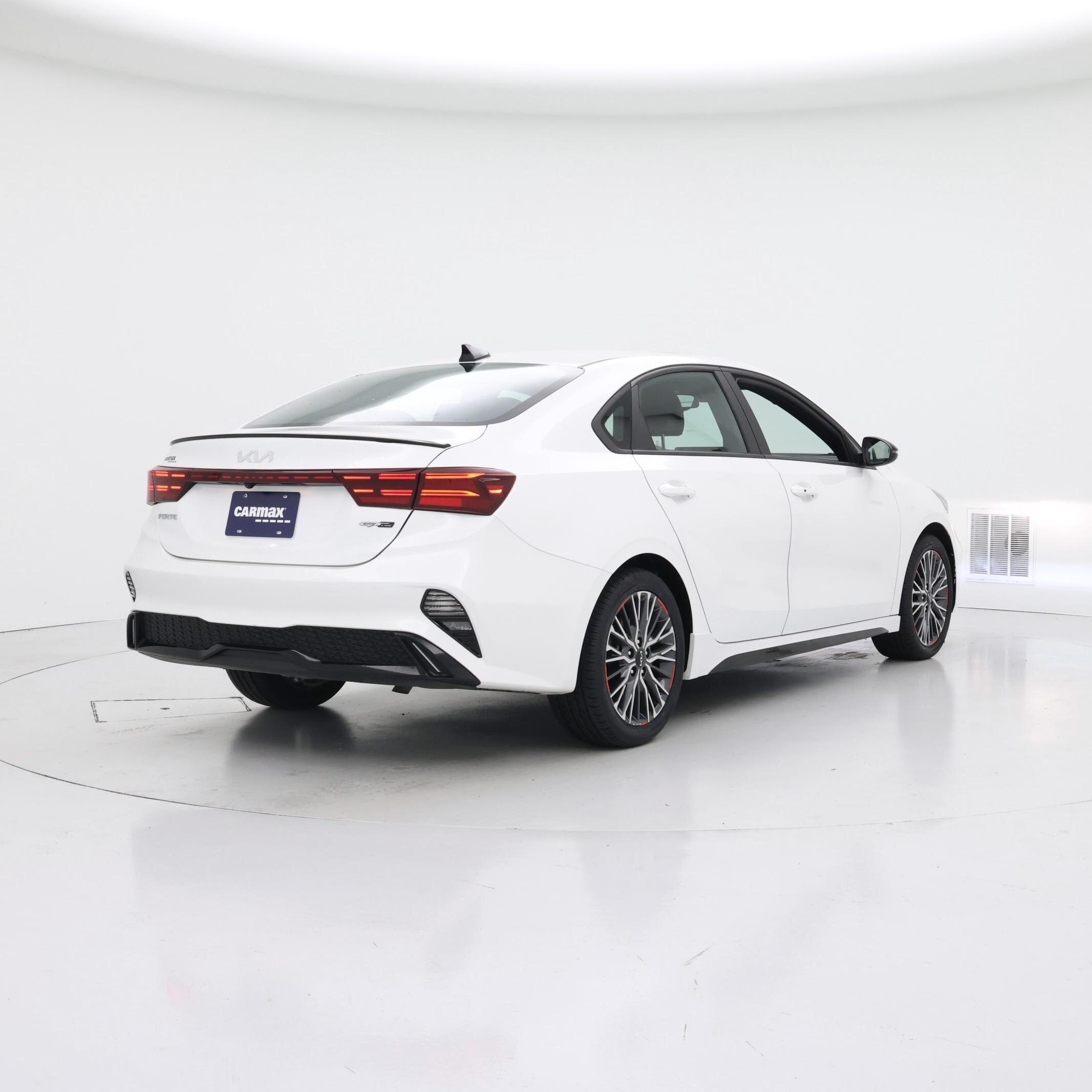 Thumbnail: 2023 Kia Forte - 8