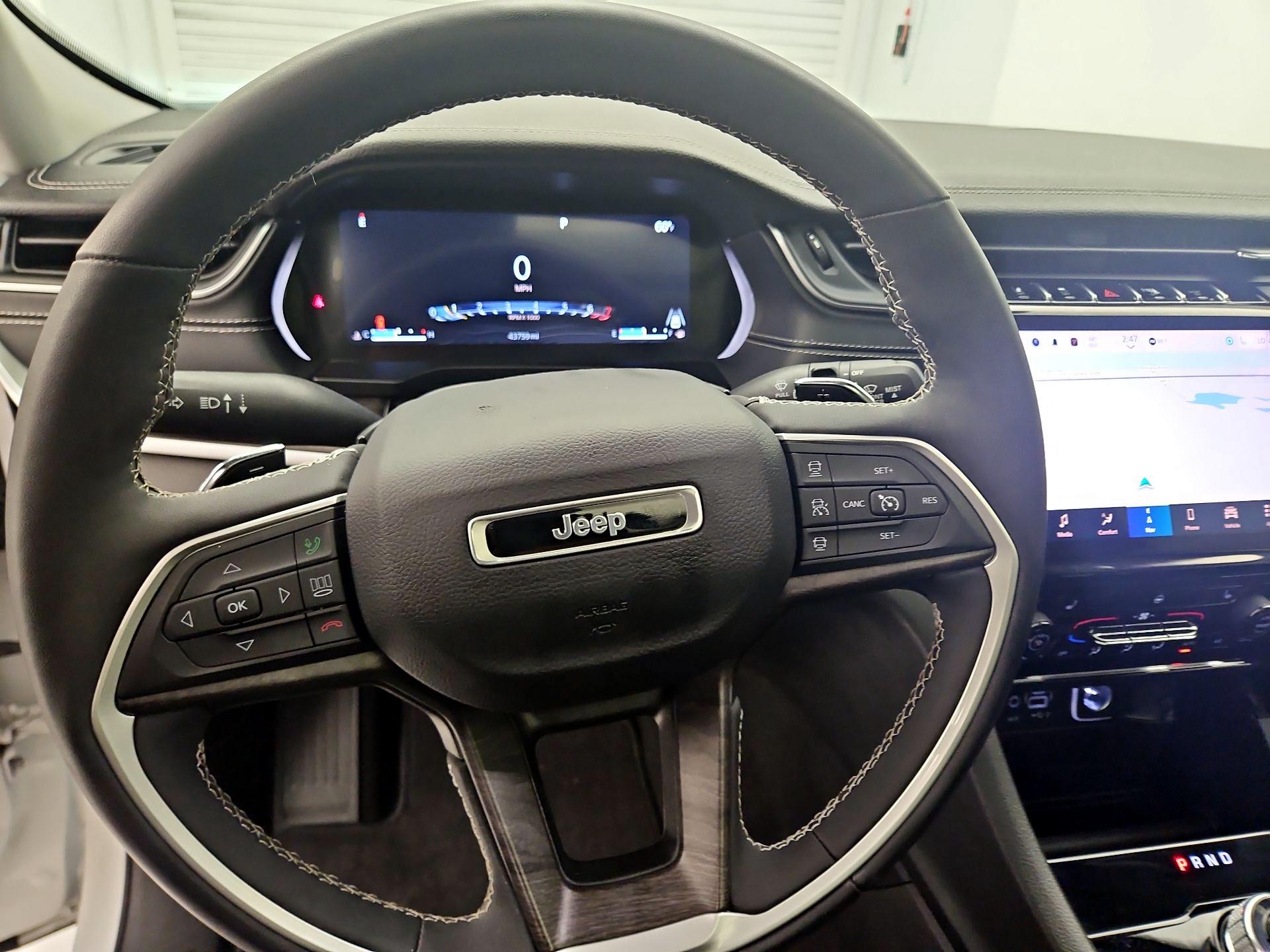 Thumbnail: 2023 Jeep Grand Cherokee - 10