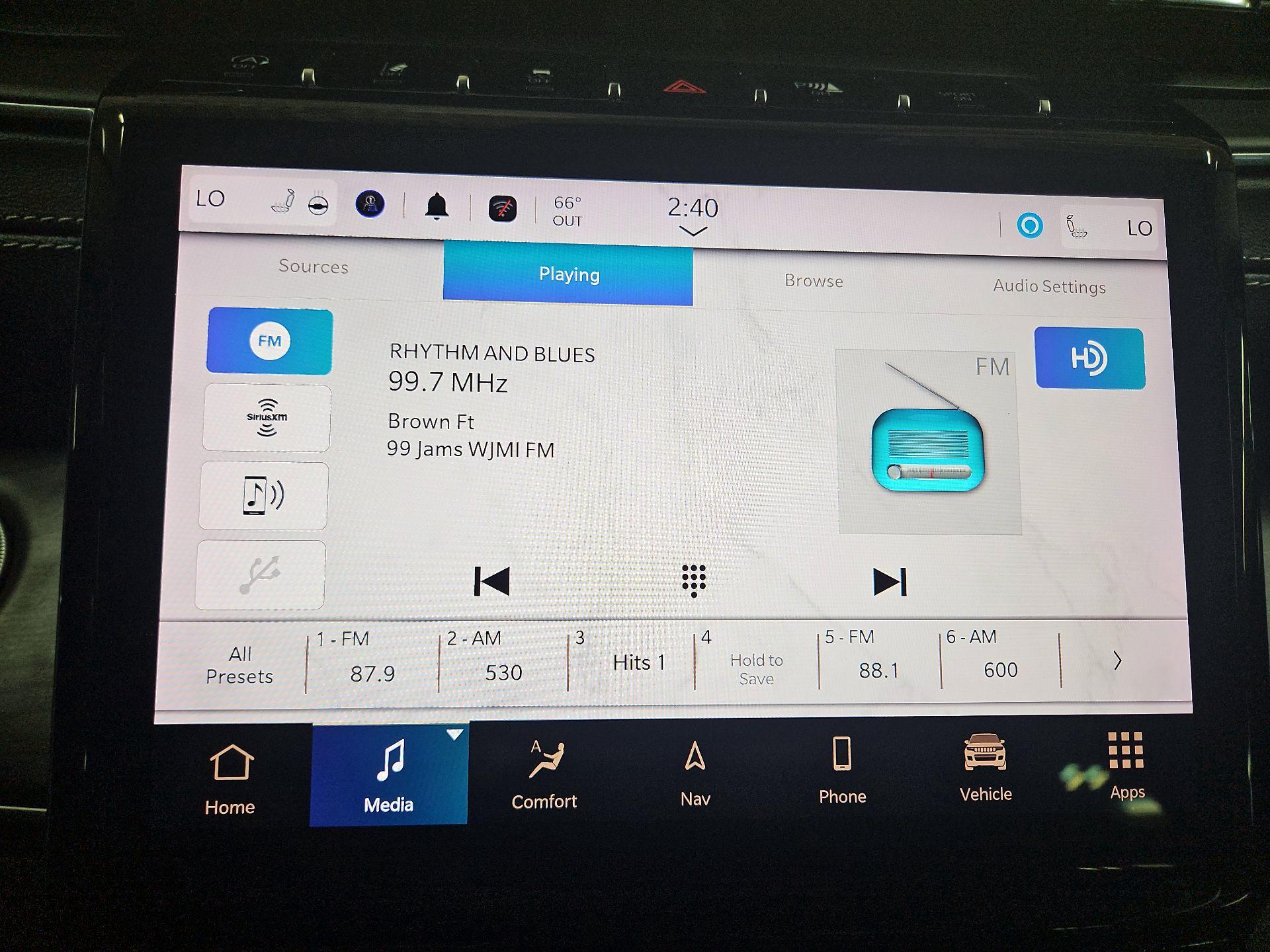 Thumbnail: 2023 Jeep Grand Cherokee - 16