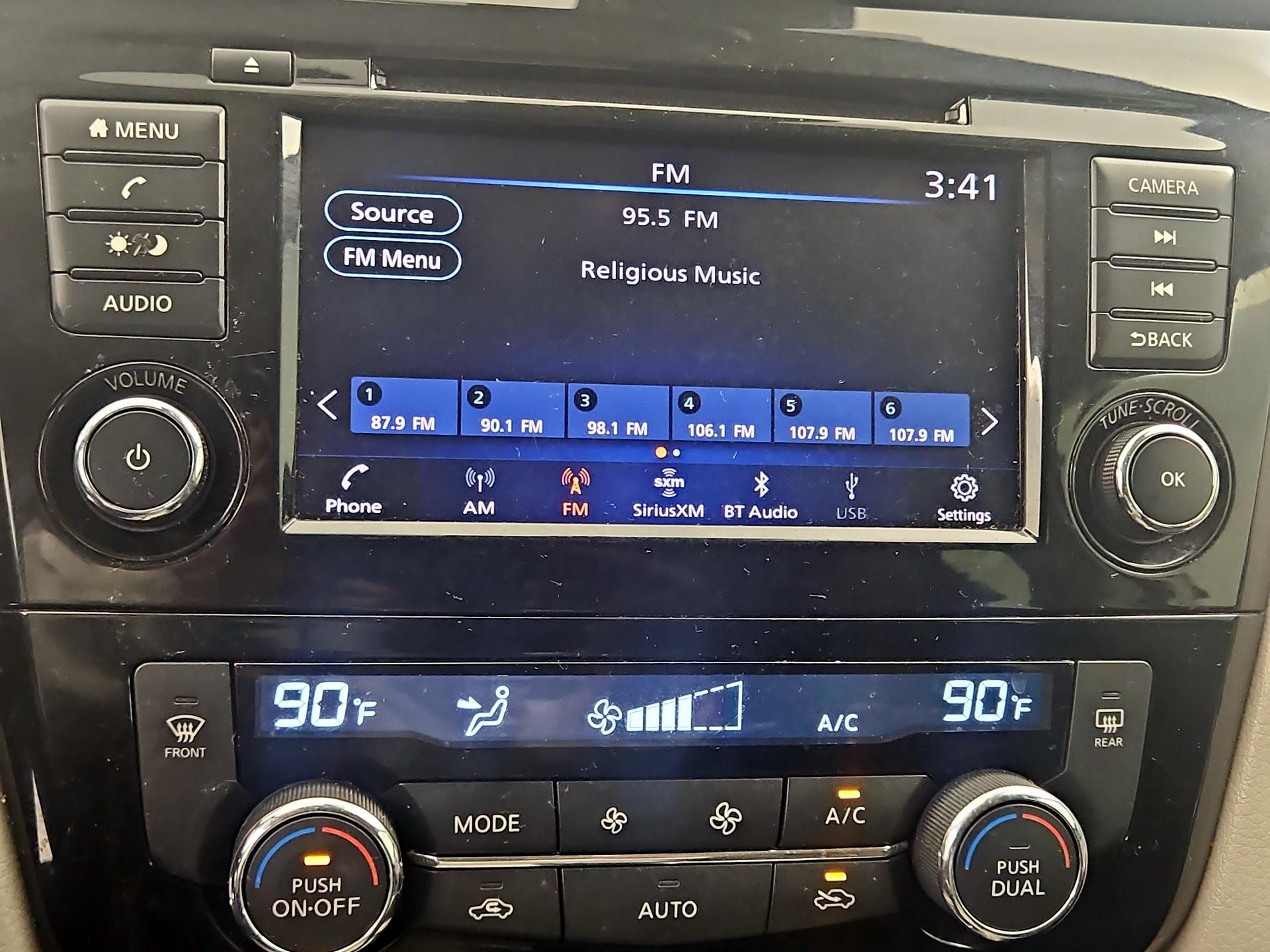 Thumbnail: 2021 Nissan Rogue Sport - 15