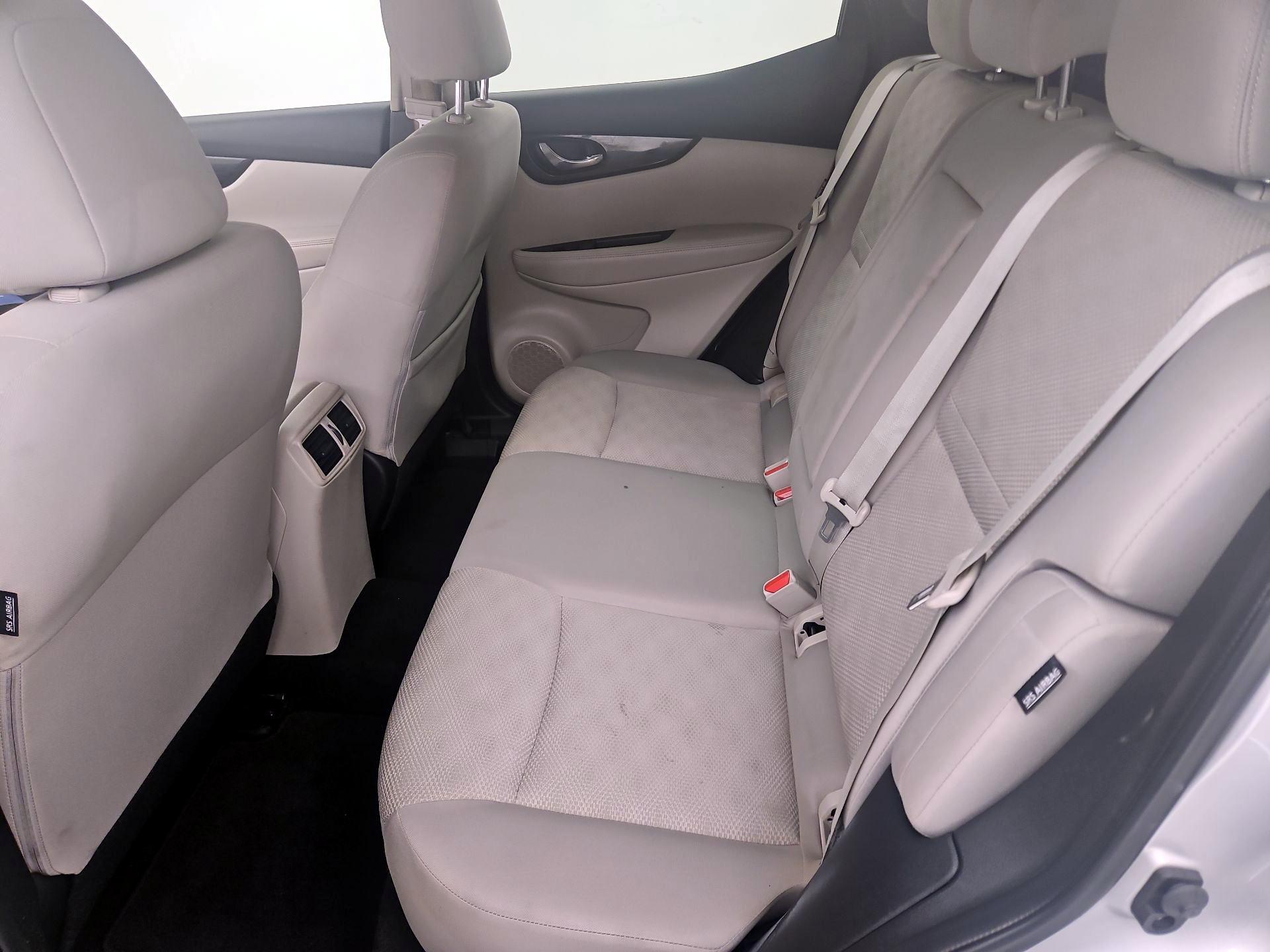 Thumbnail: 2021 Nissan Rogue Sport - 20