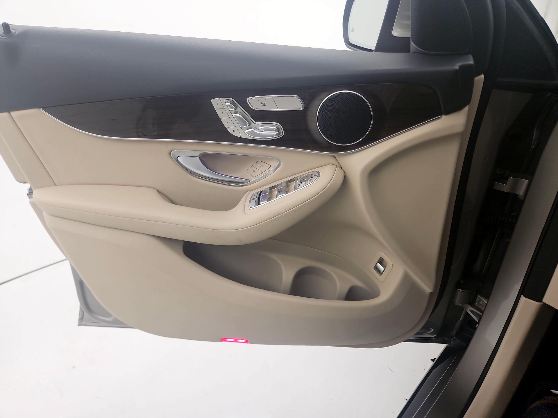 Thumbnail: 2022 Mercedes-Benz GLC - 12