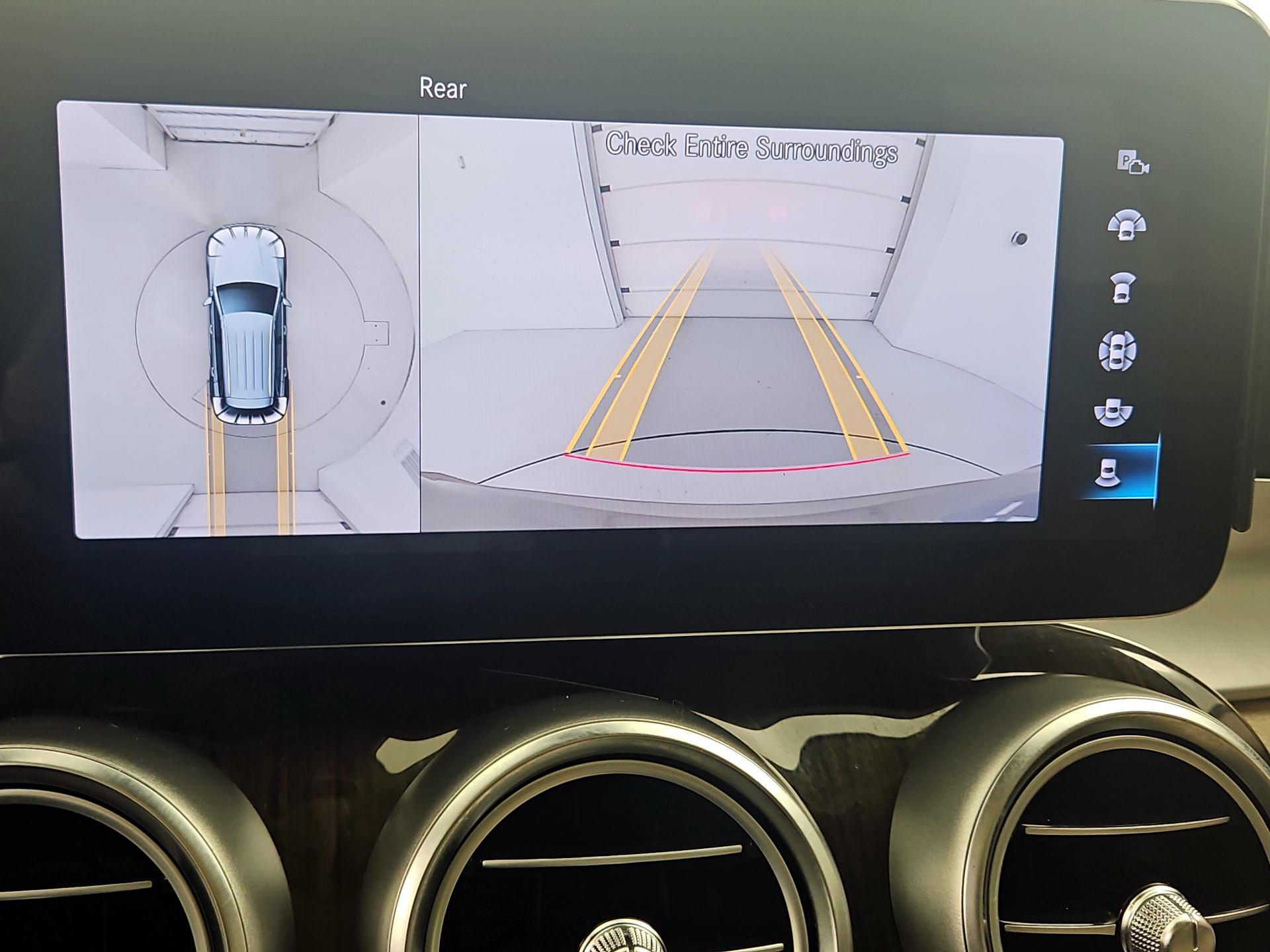 Thumbnail: 2022 Mercedes-Benz GLC - 14