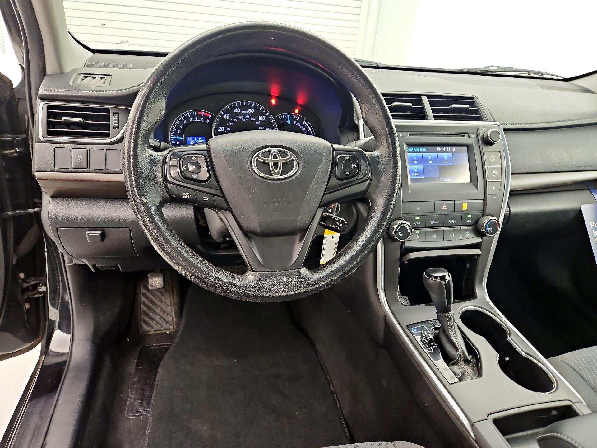 Thumbnail: 2015 Toyota Camry - 9