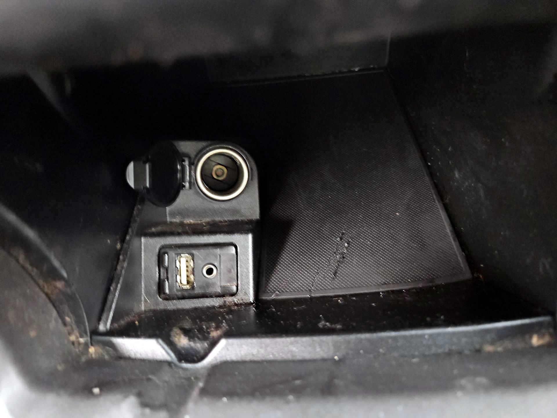 Thumbnail: 2015 Toyota Camry - 18