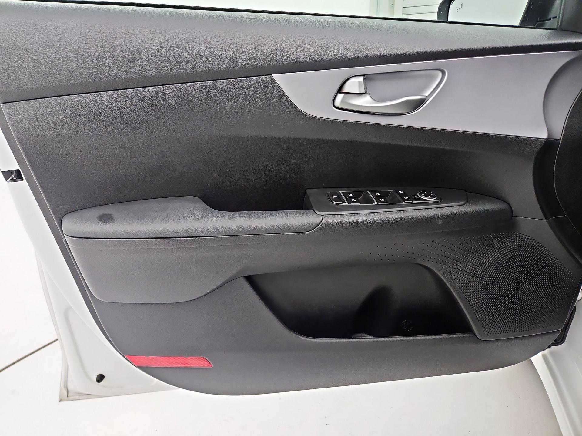 Thumbnail: 2024 Kia Forte - 12