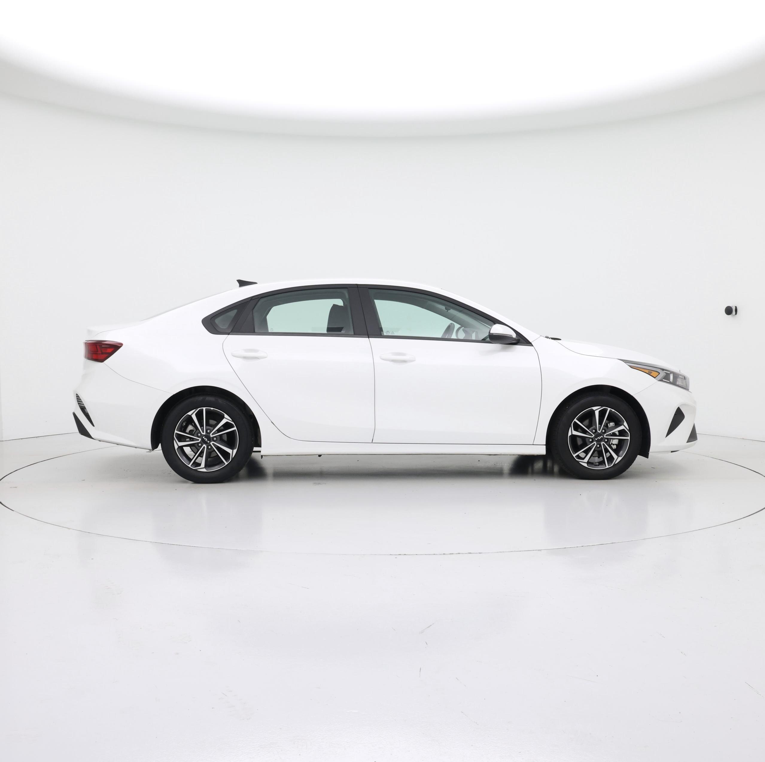 Thumbnail: 2024 Kia Forte - 7