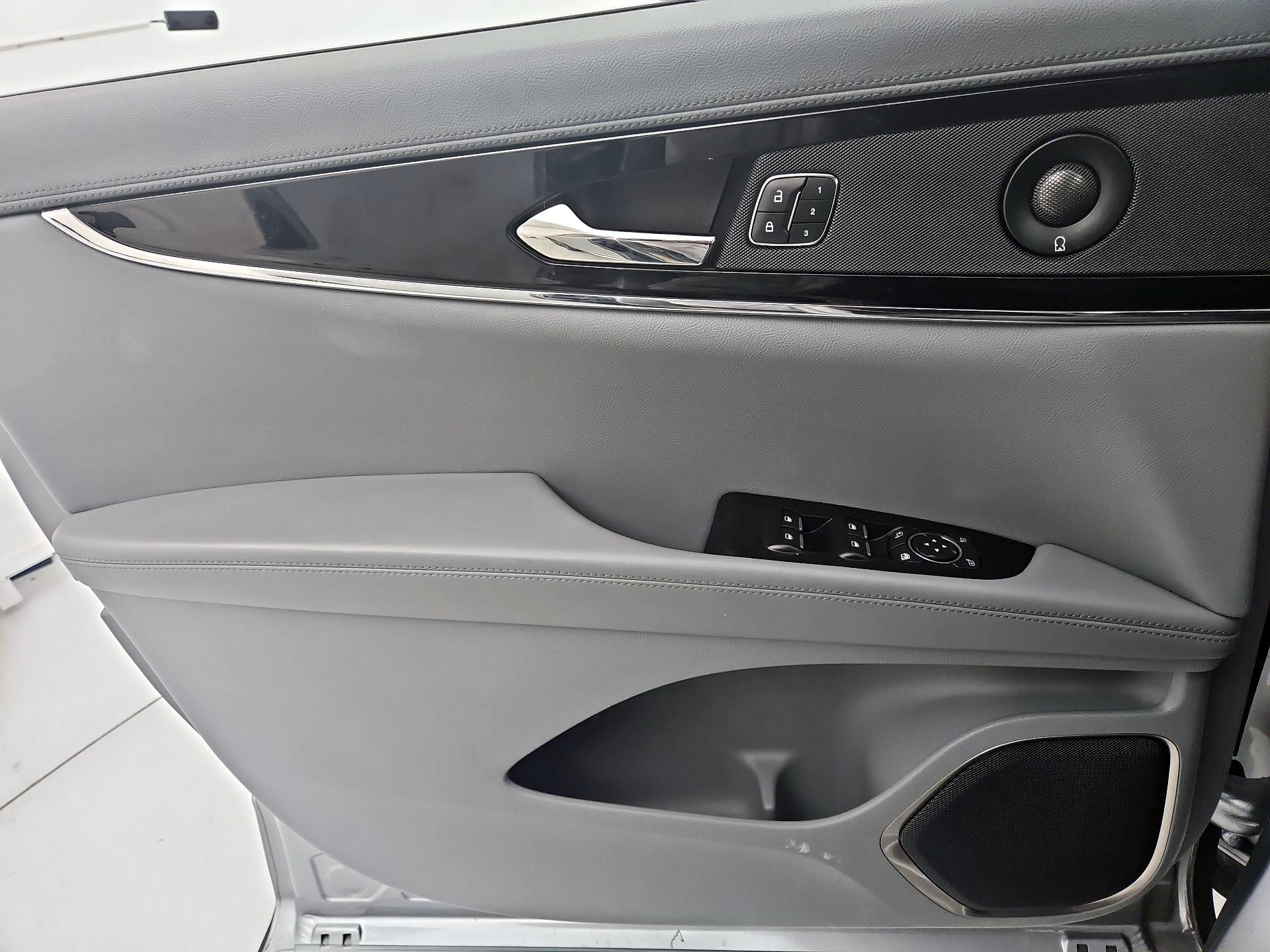 Thumbnail: 2022 Lincoln Nautilus - 12